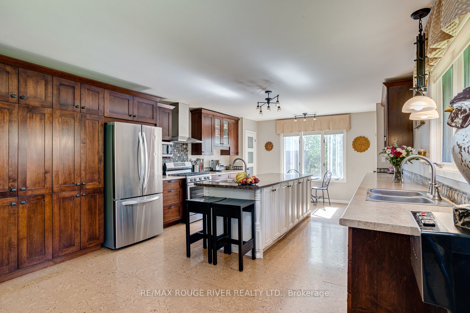 10 Lakeview Heights Property Photo 23