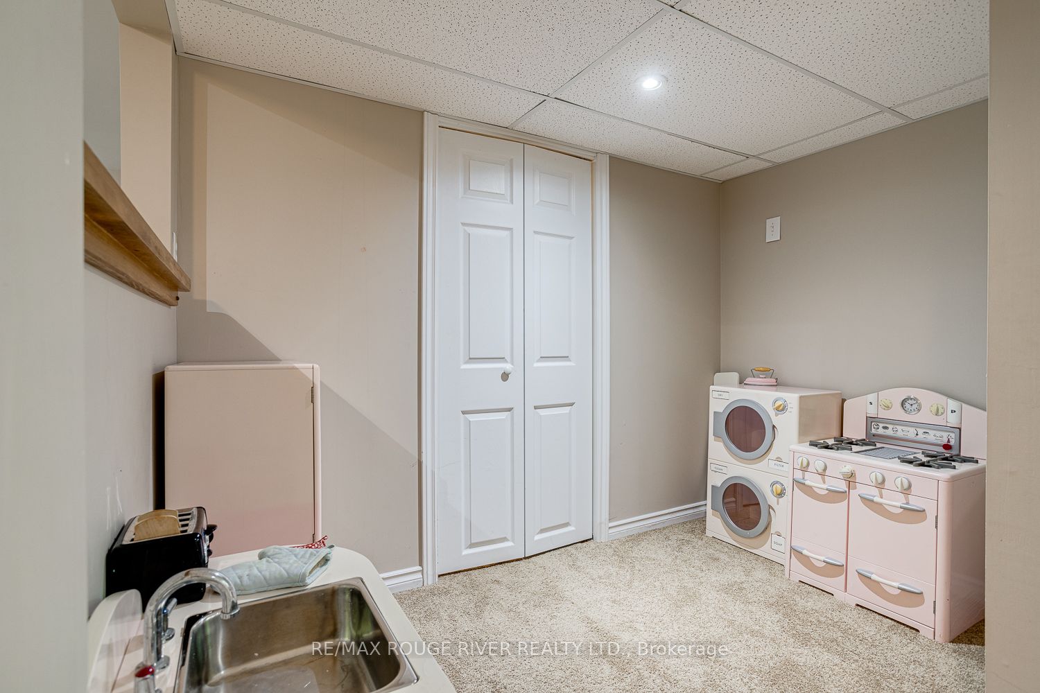 10 Lakeview Heights Property Photo 45