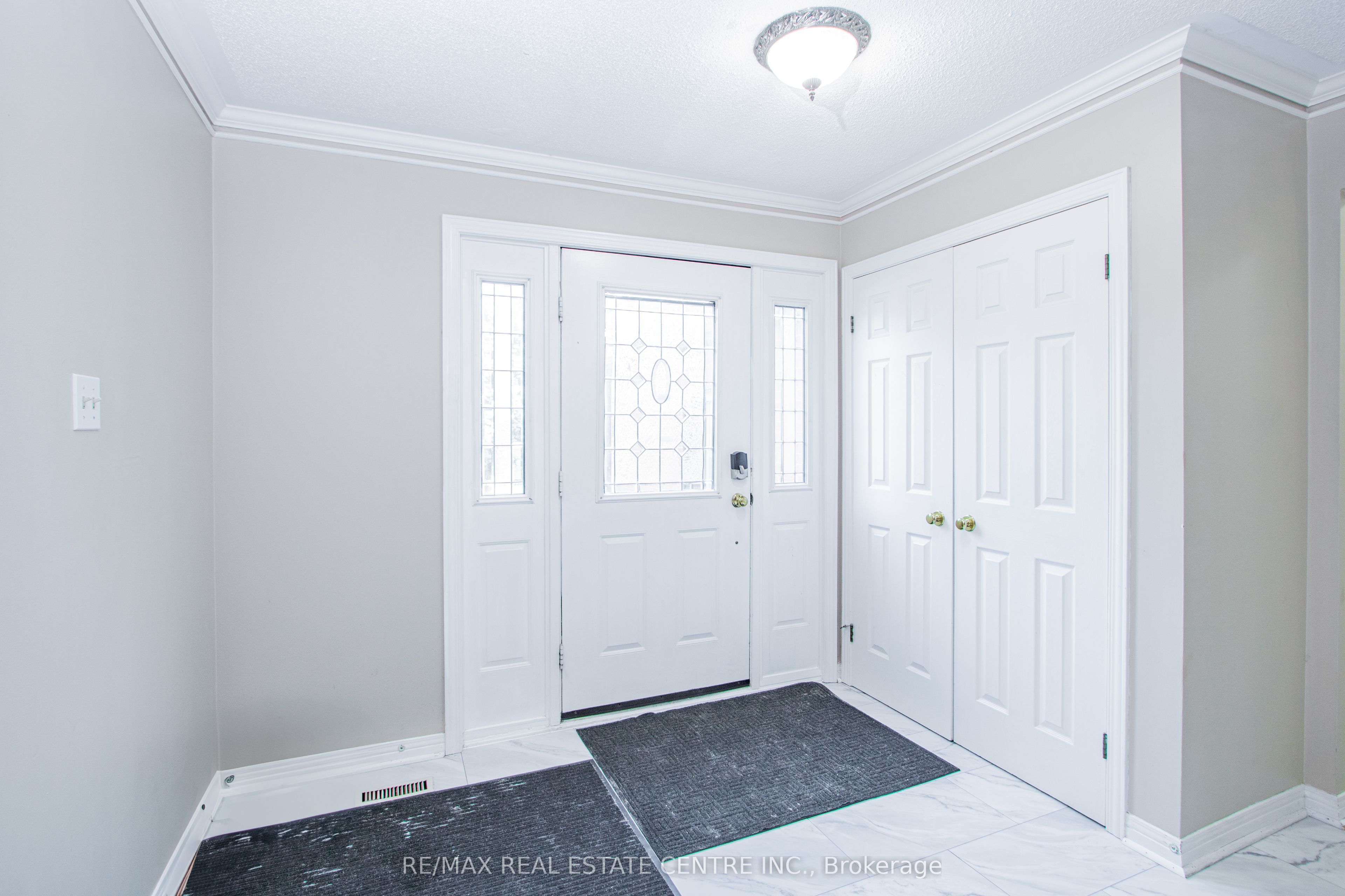 50 Ambleside Drive Property Photo 6