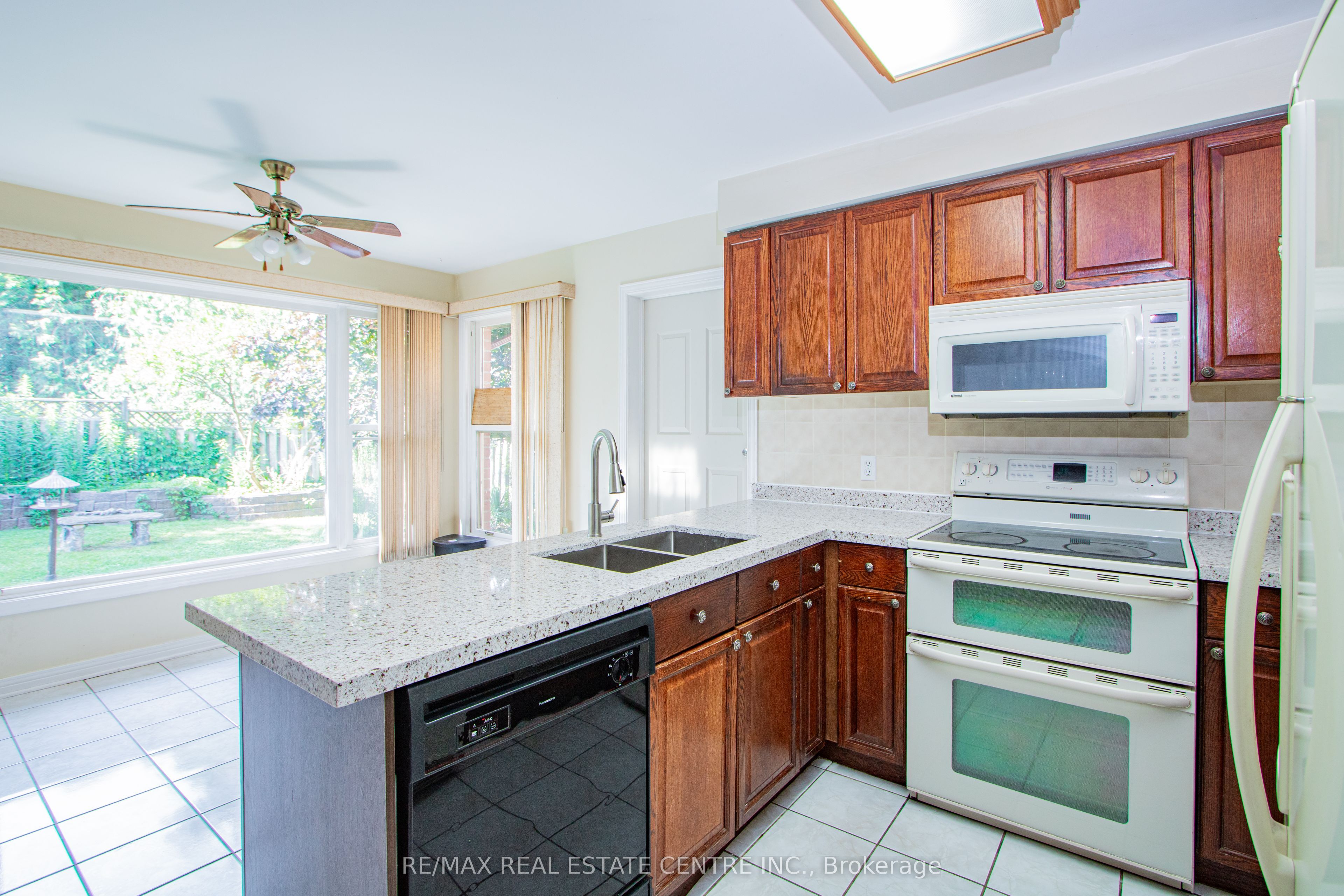 50 Ambleside Drive Property Photo 8