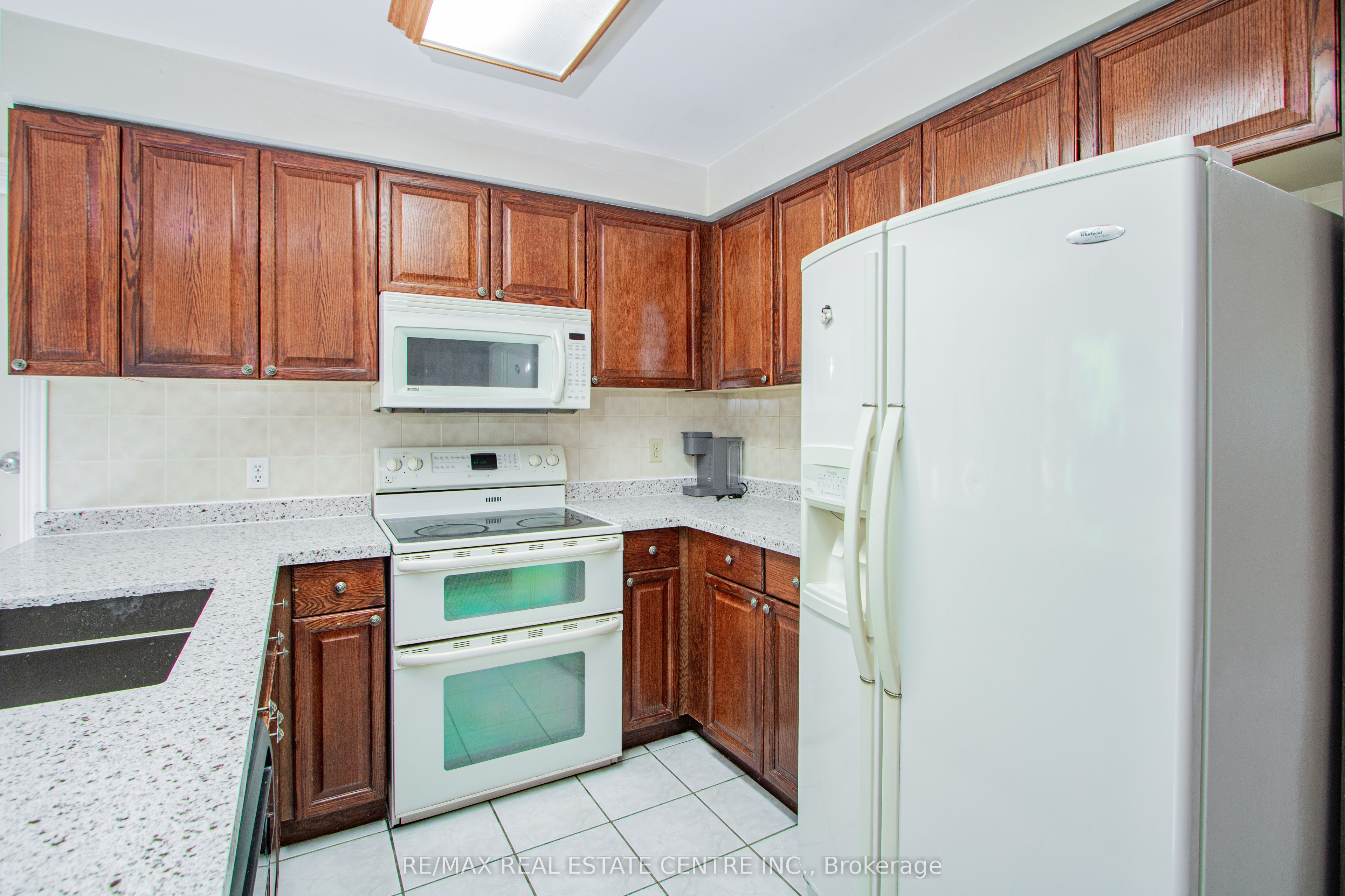 50 Ambleside Drive Property Photo 9
