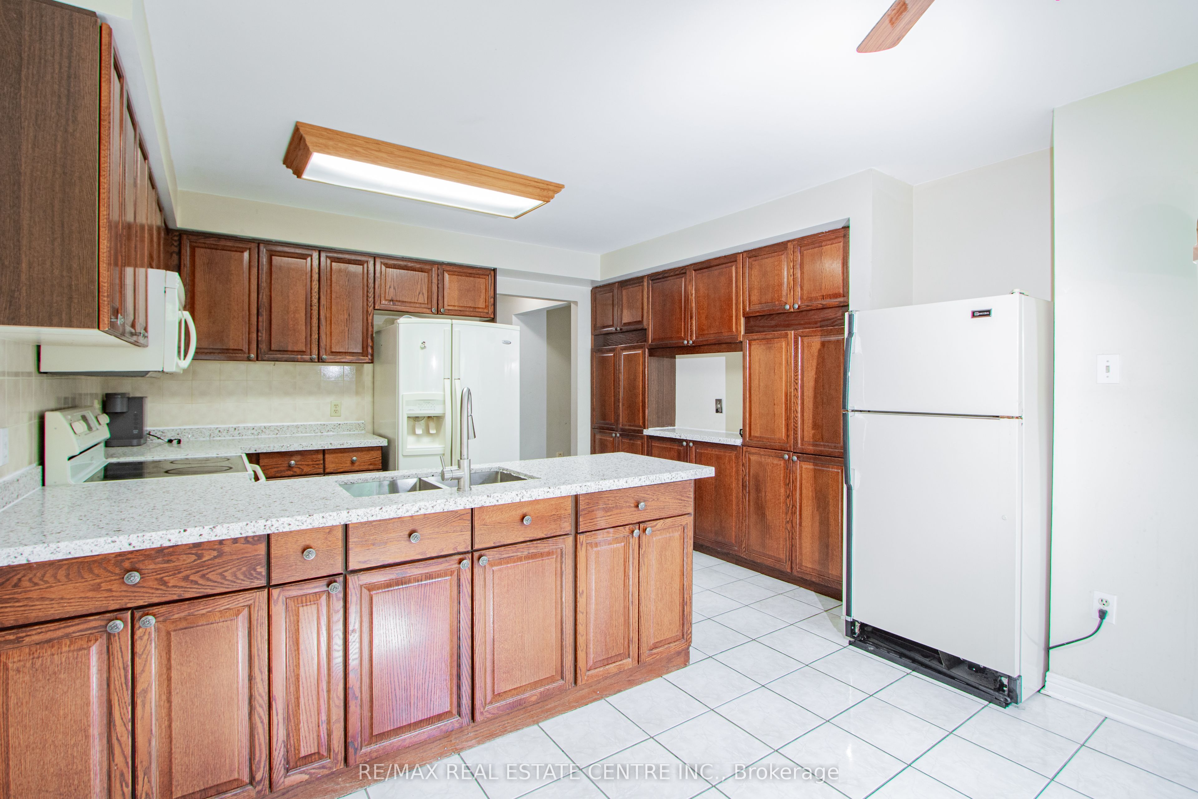 50 Ambleside Drive Property Photo 10