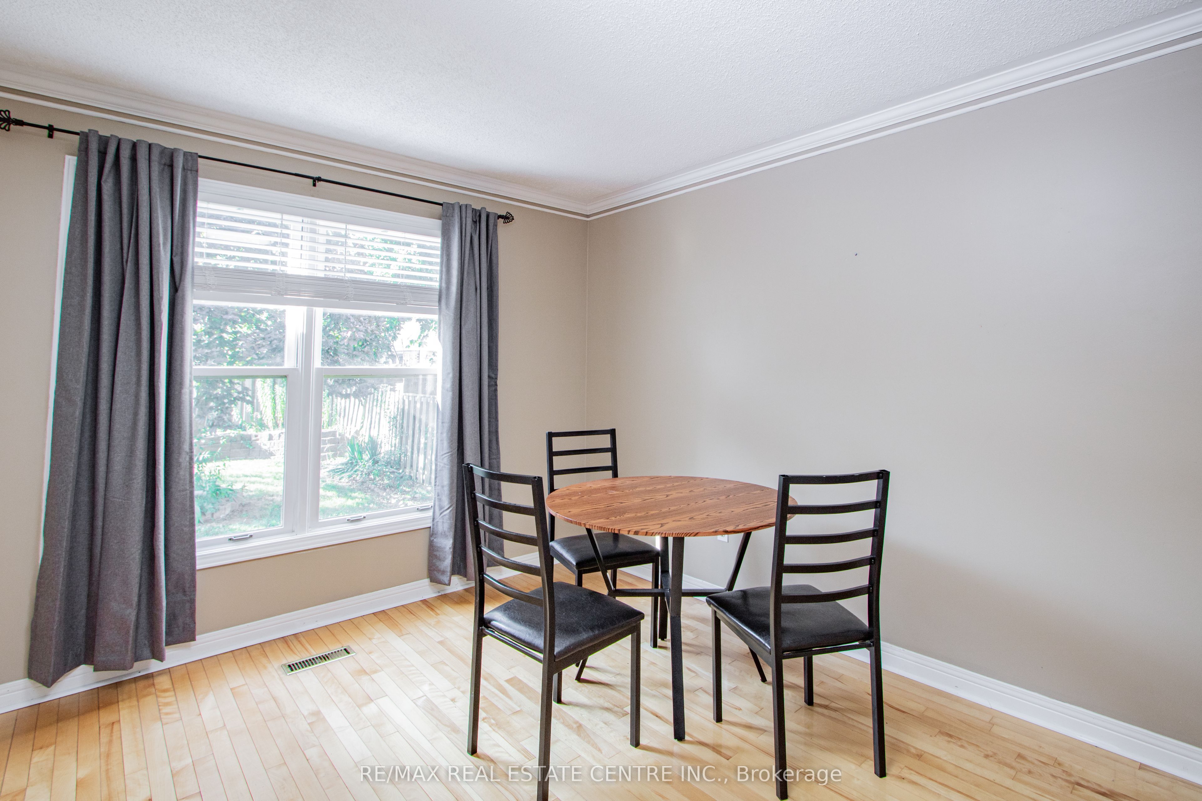 50 Ambleside Drive Property Photo 14