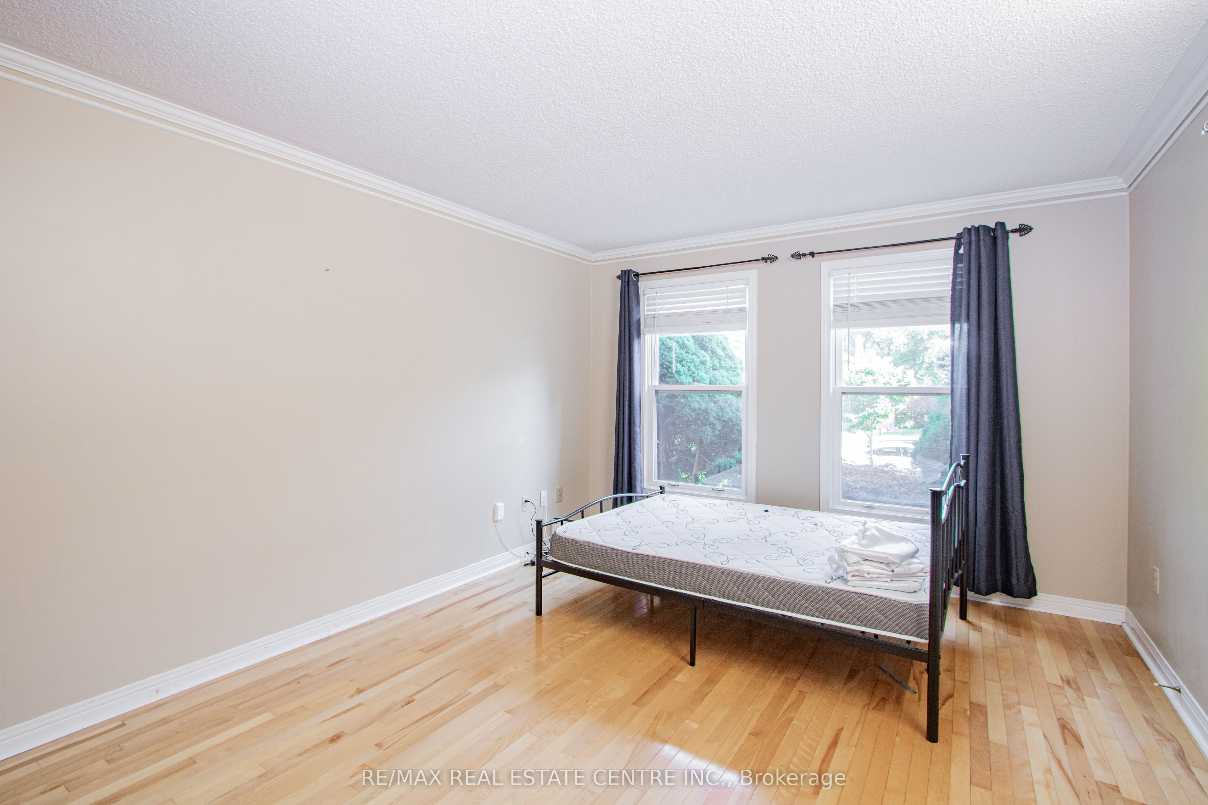 50 Ambleside Drive Property Photo 15