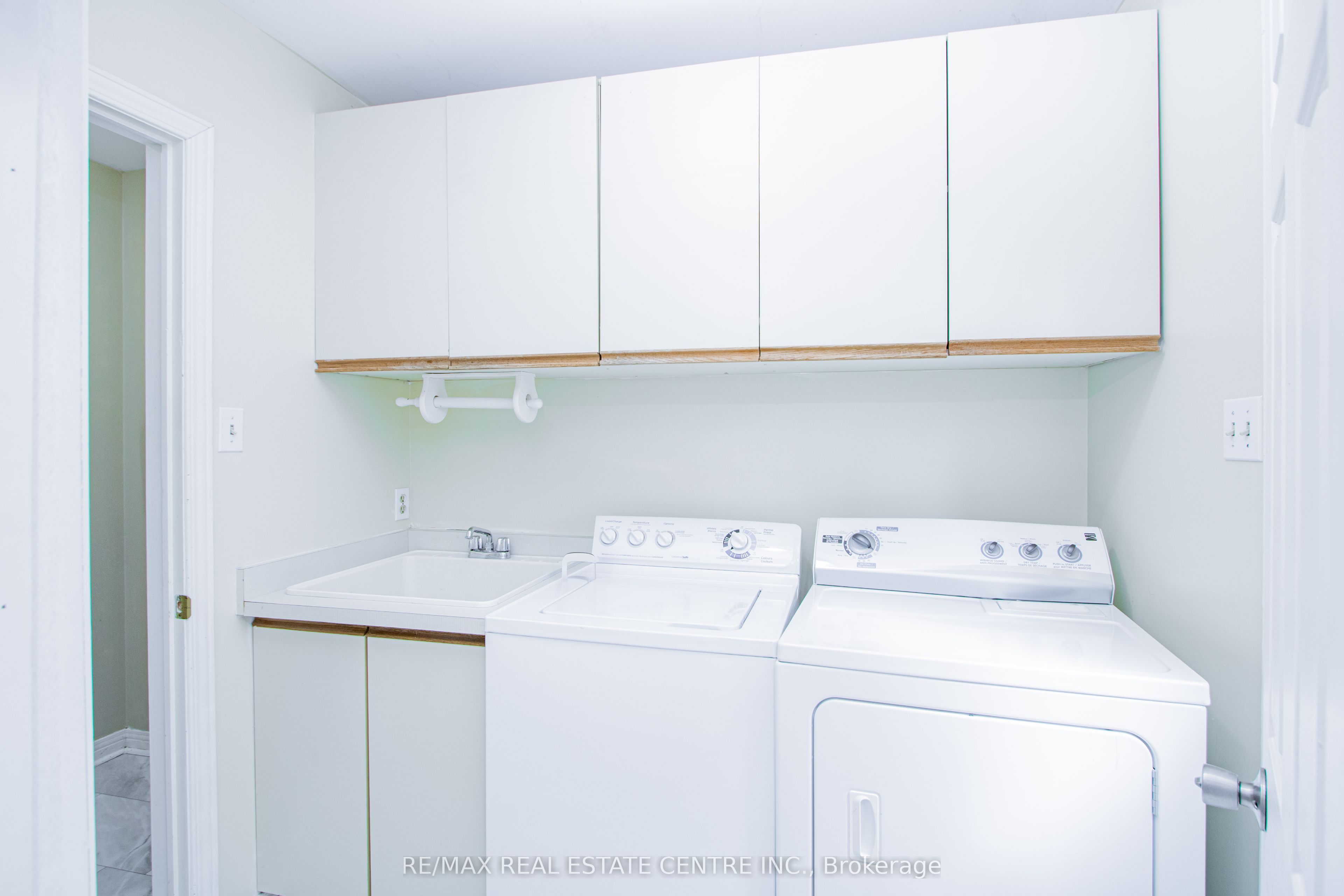 50 Ambleside Drive Property Photo 17
