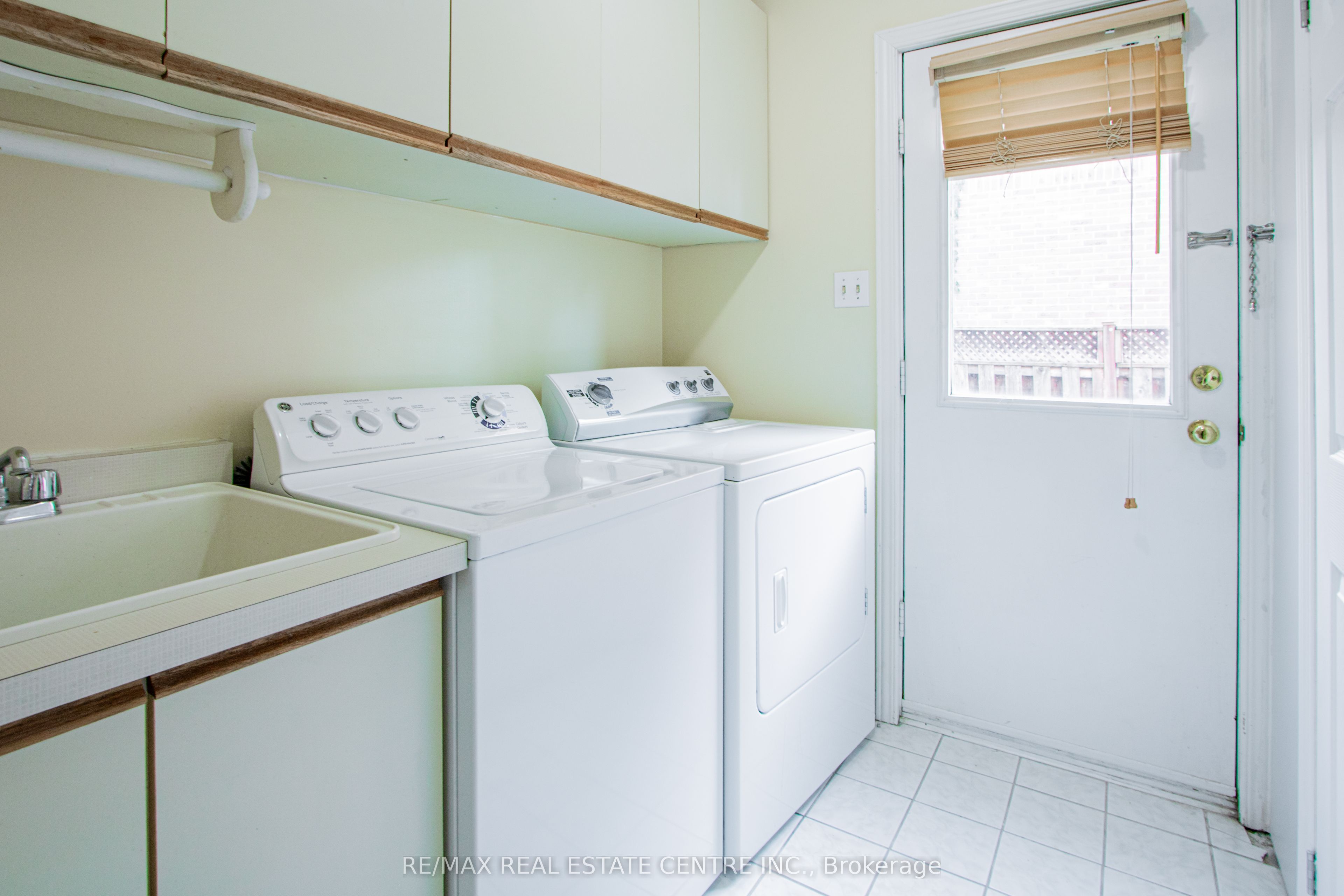 50 Ambleside Drive Property Photo 18