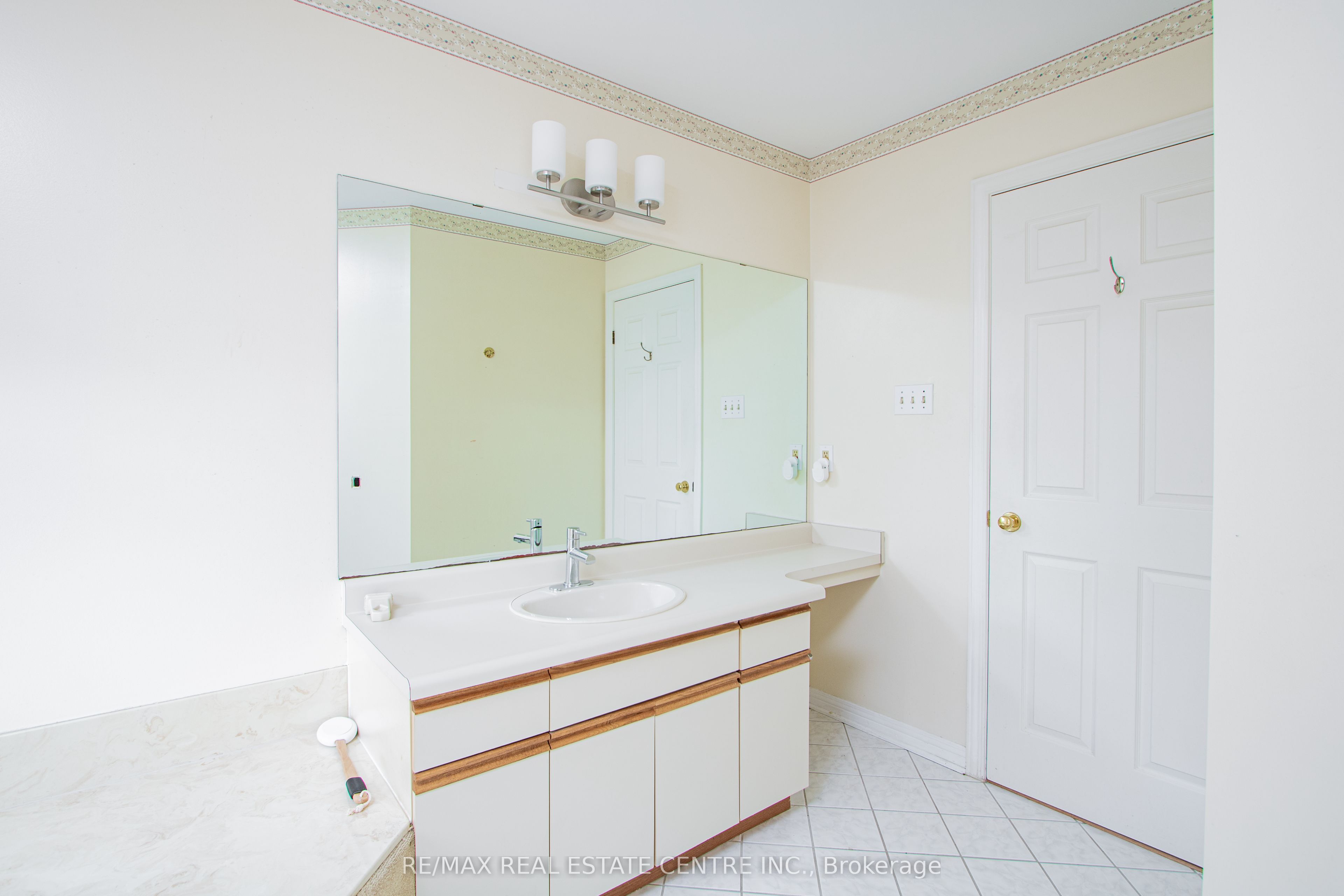 50 Ambleside Drive Property Photo 29