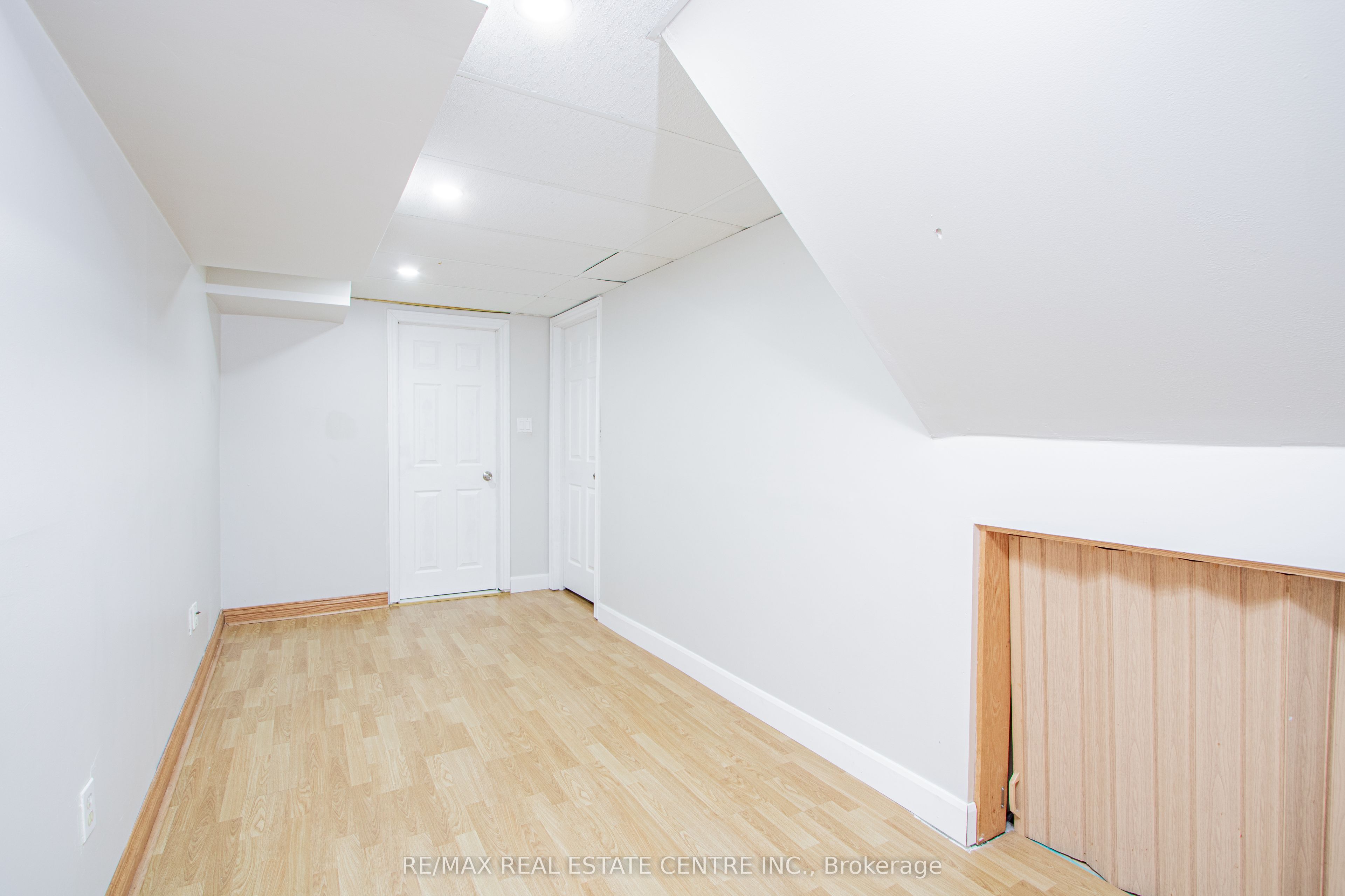 50 Ambleside Drive Property Photo 37
