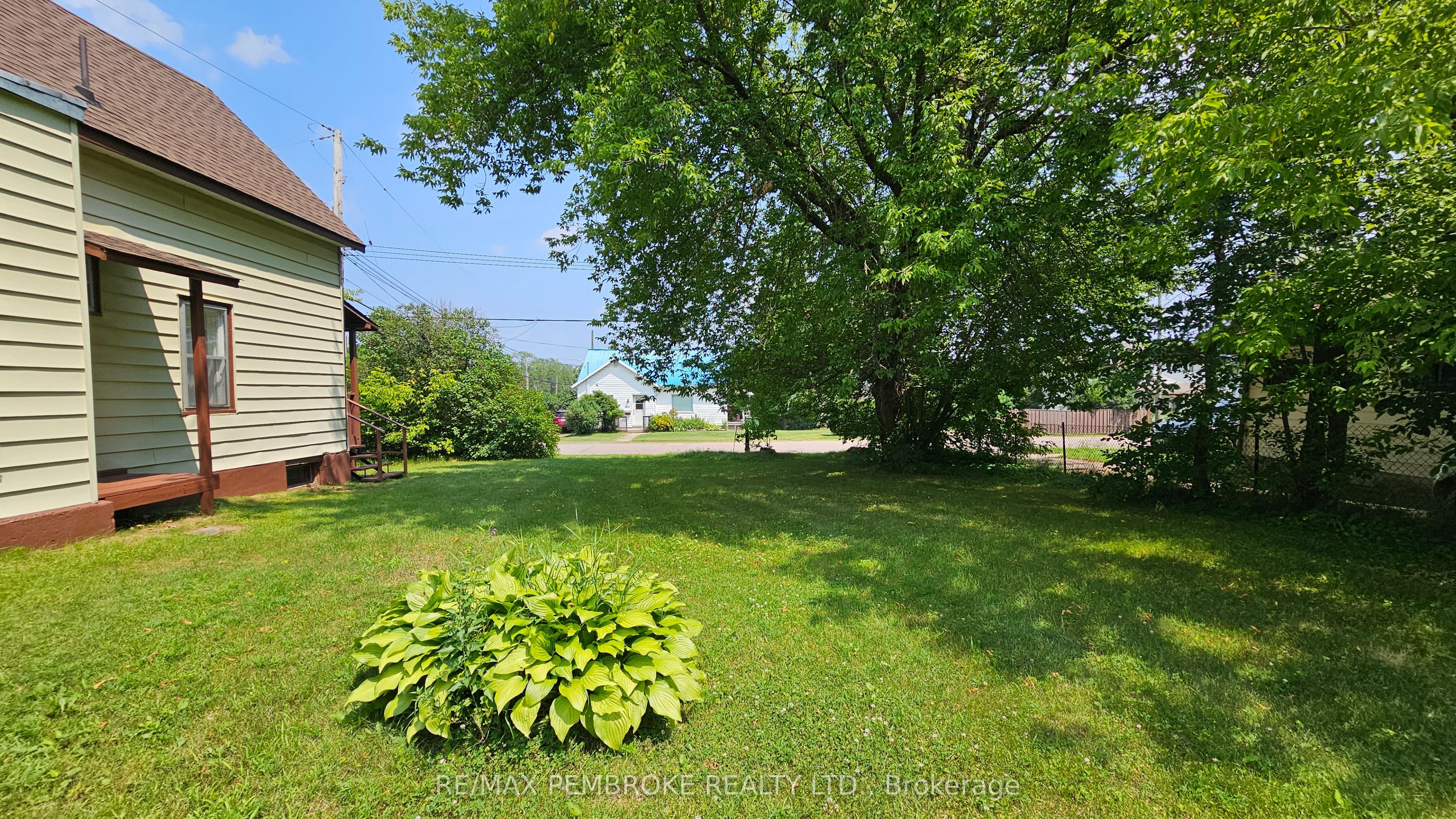 1110 Bronx Street Property Photo 2