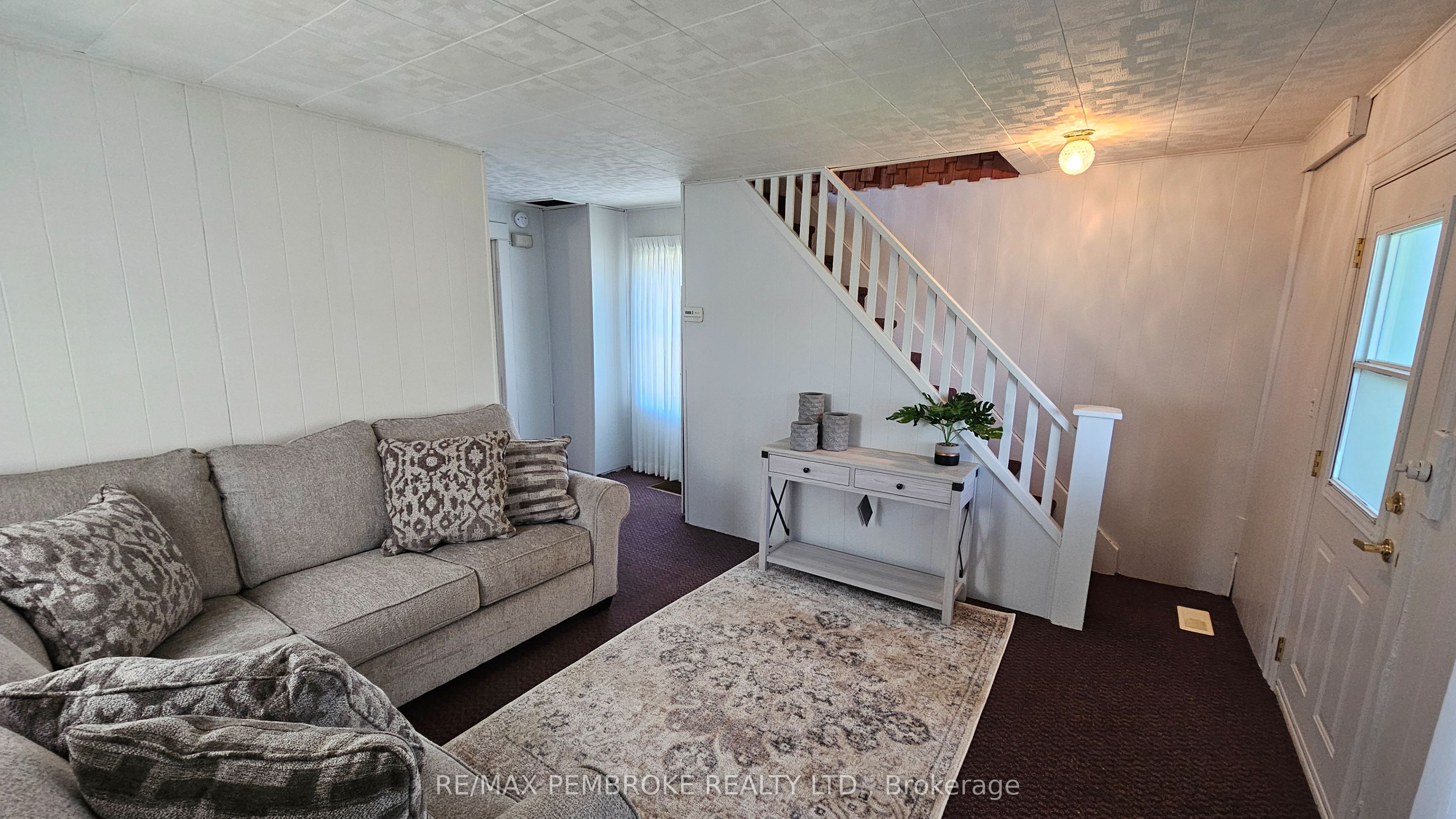 1110 Bronx Street Property Photo 6