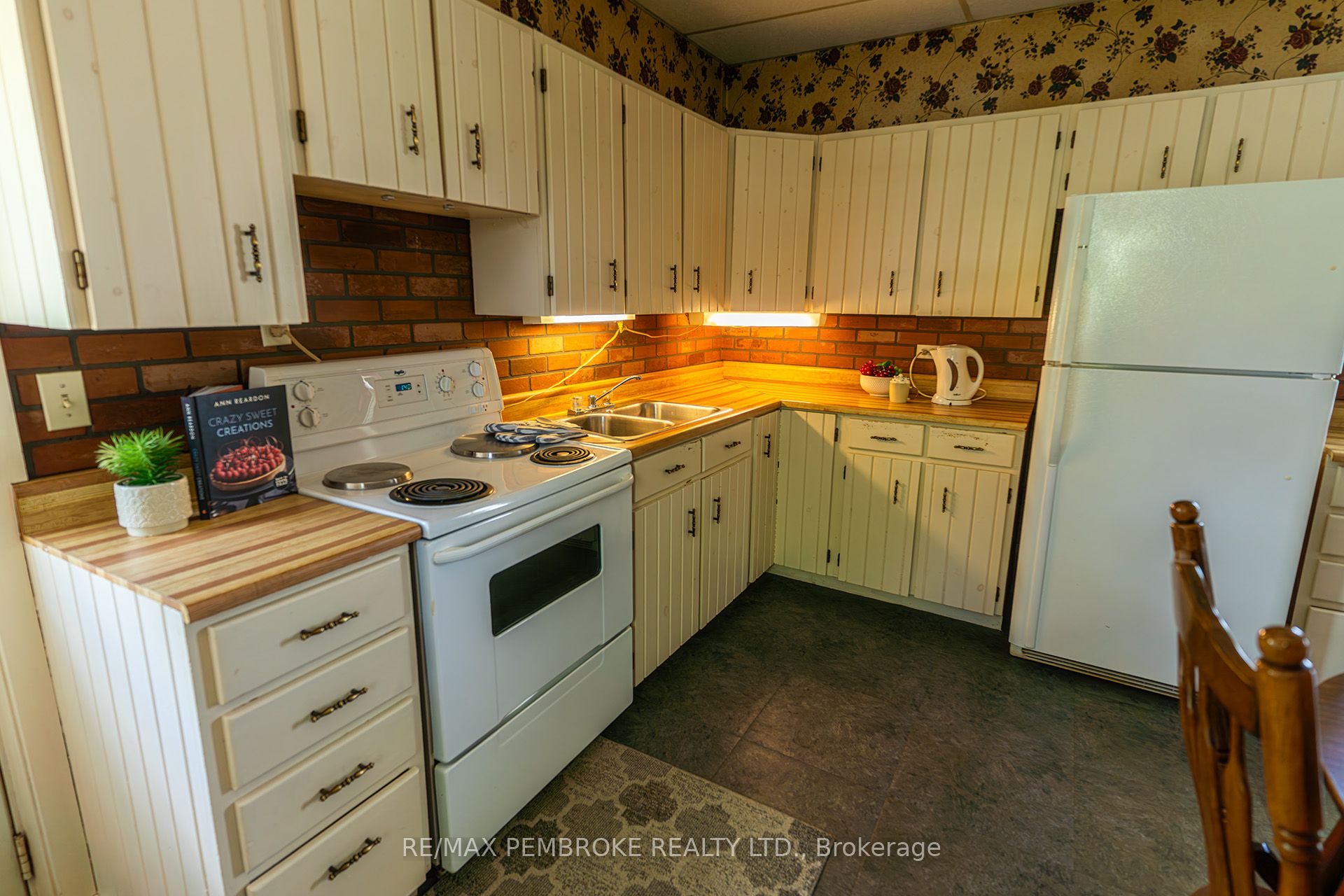 1110 Bronx Street Property Photo 9