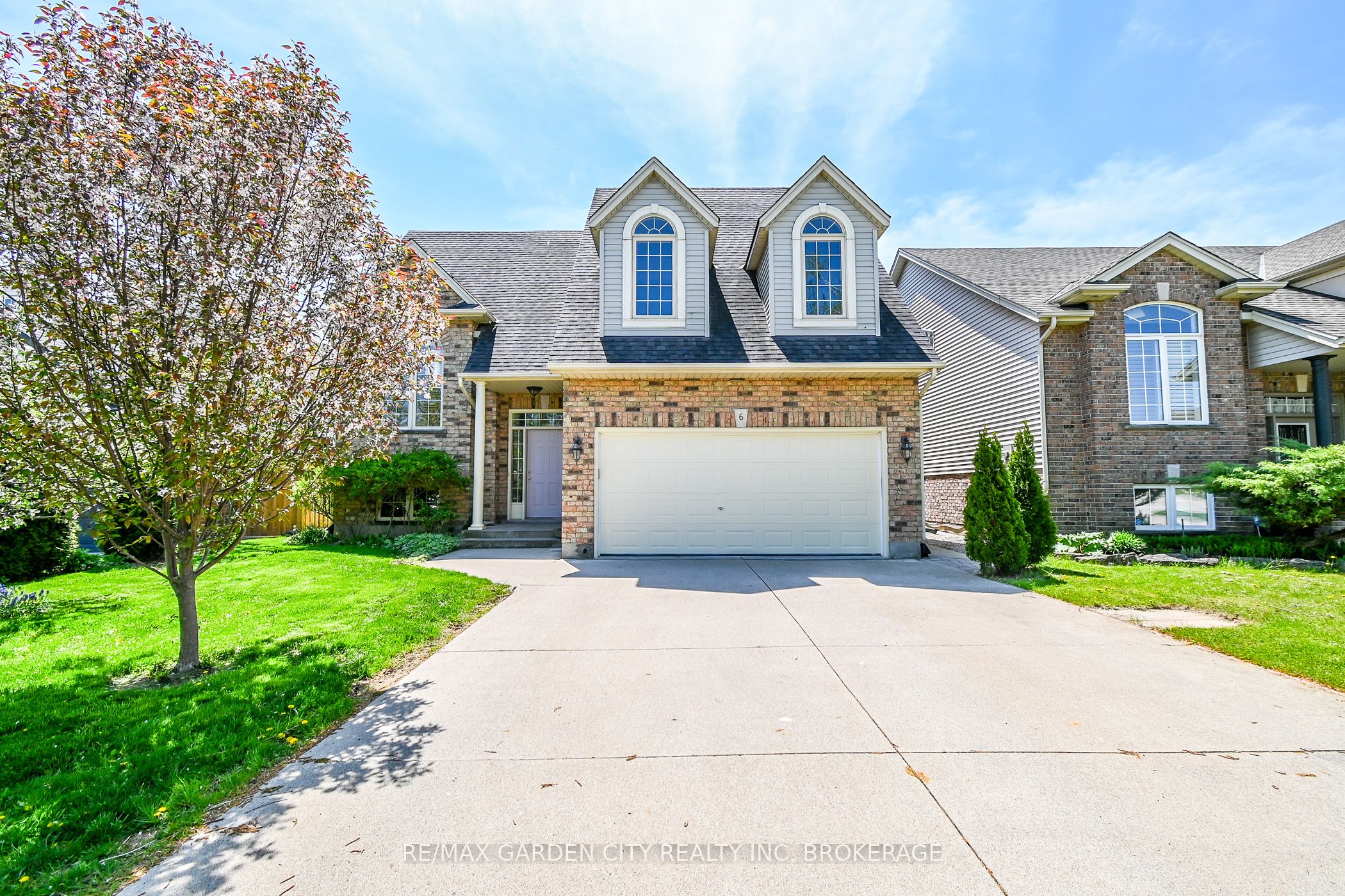 6 Briarwood Dr Property Photo