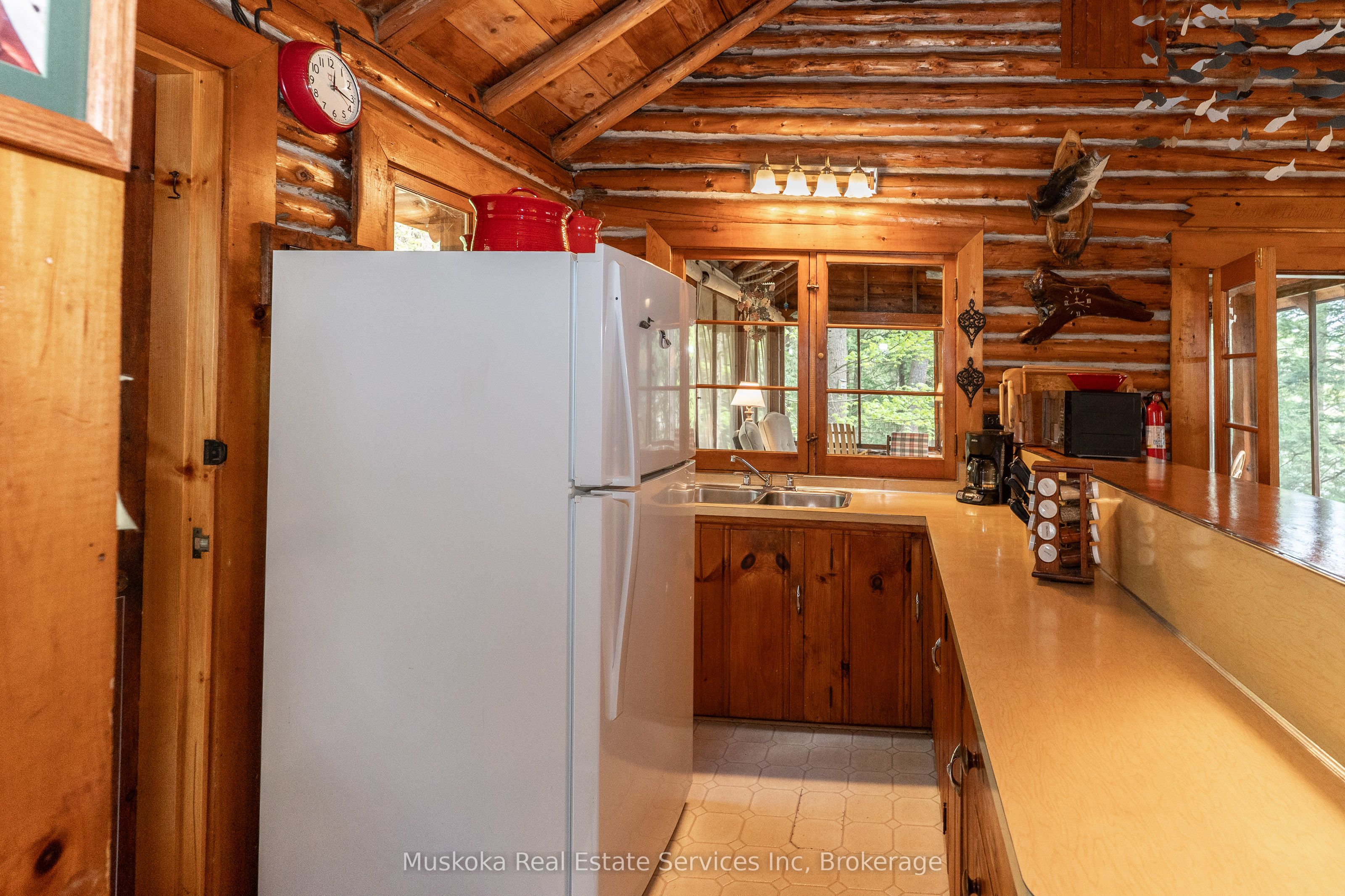 620 Kahshe Lake N/a Property Photo 12