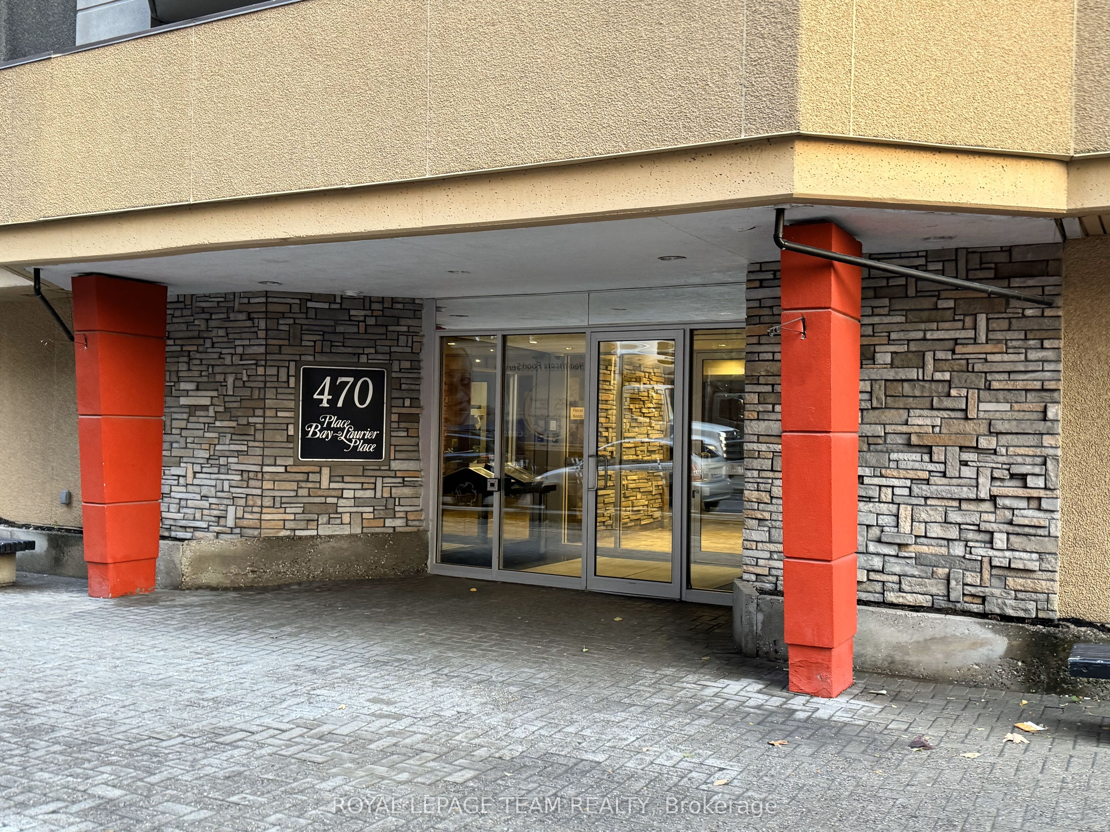 470 Laurier Ave W Property Photo