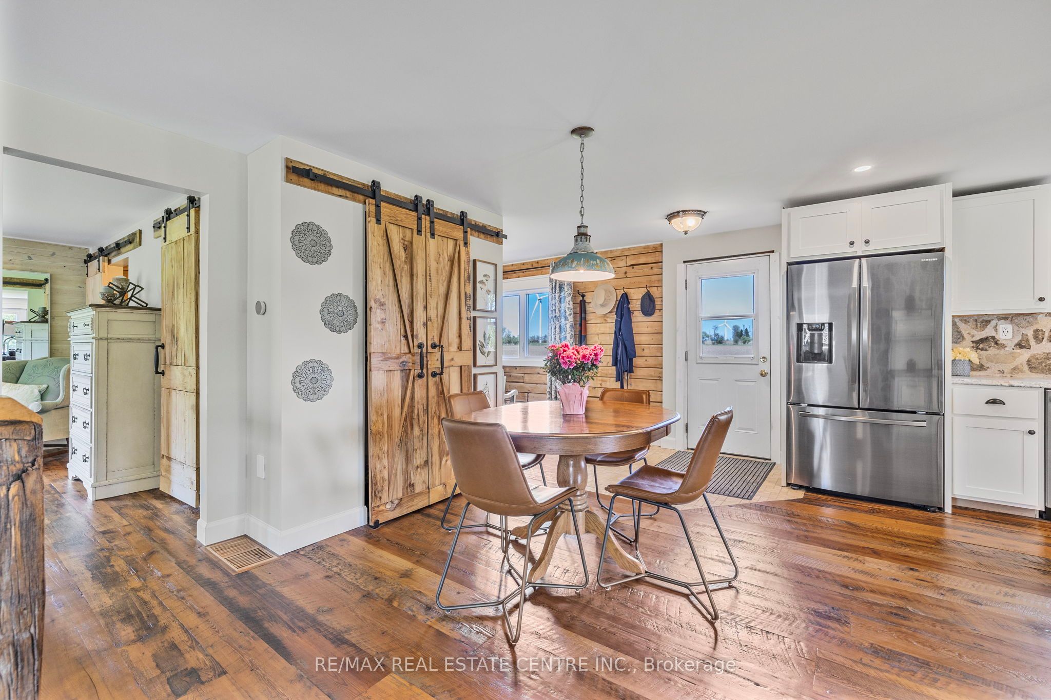 74019 24 - 25 Side Road Property Photo 8