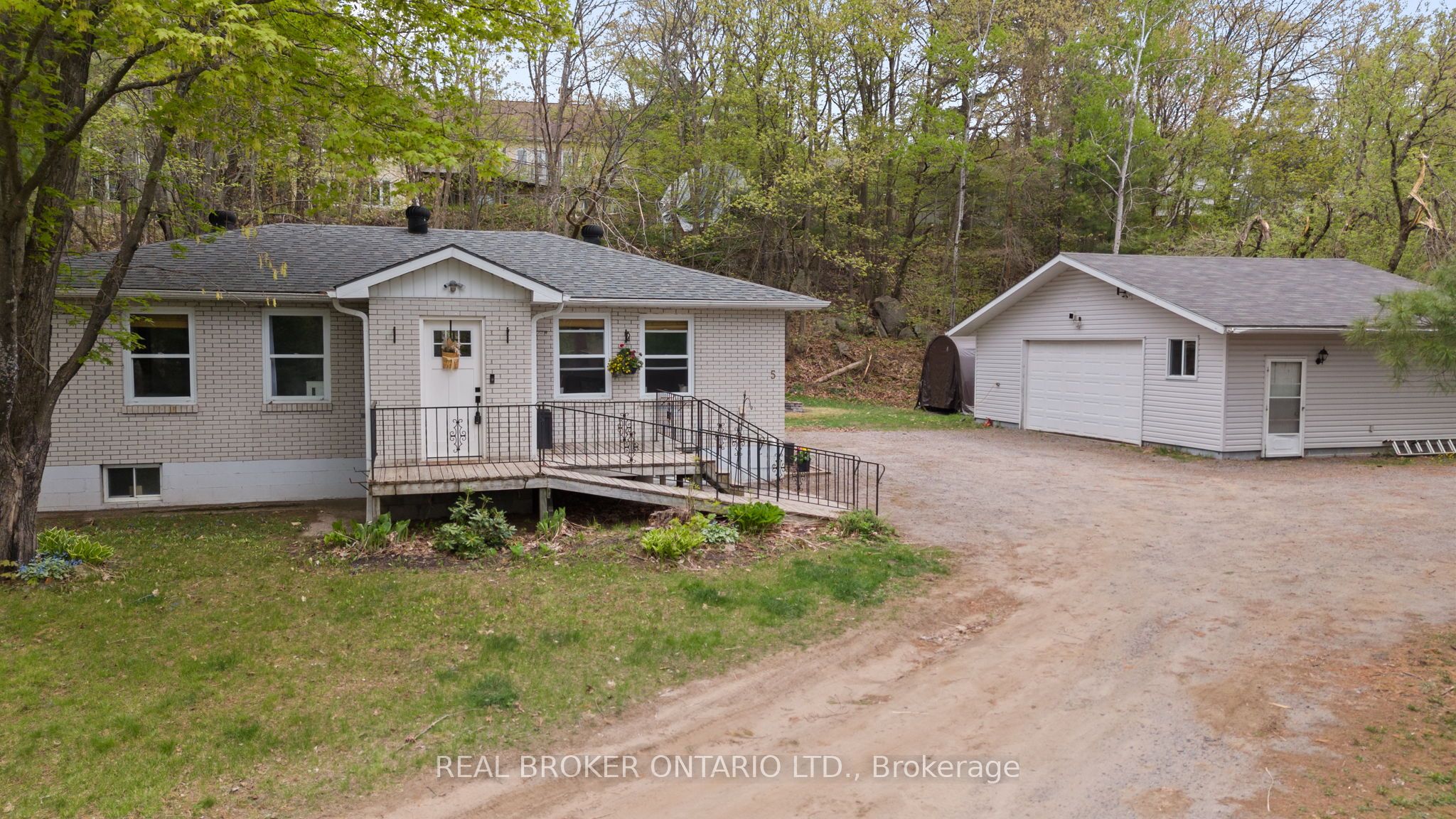 5 Wilshier Blvd Property Photo