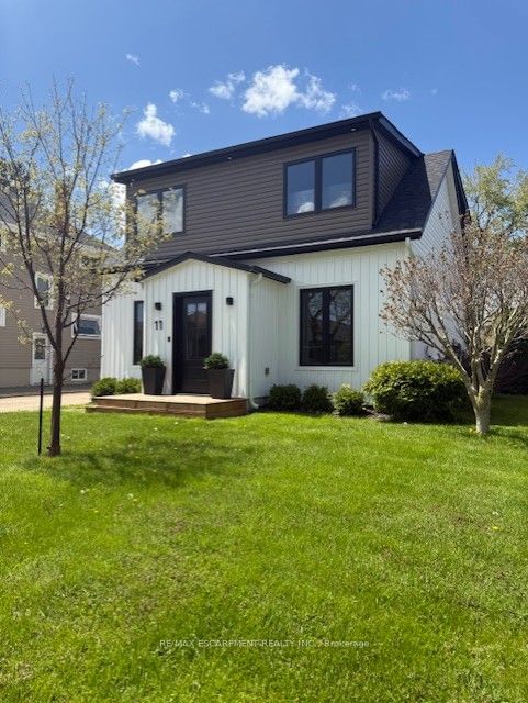 11 Nelles Rd N Property Photo