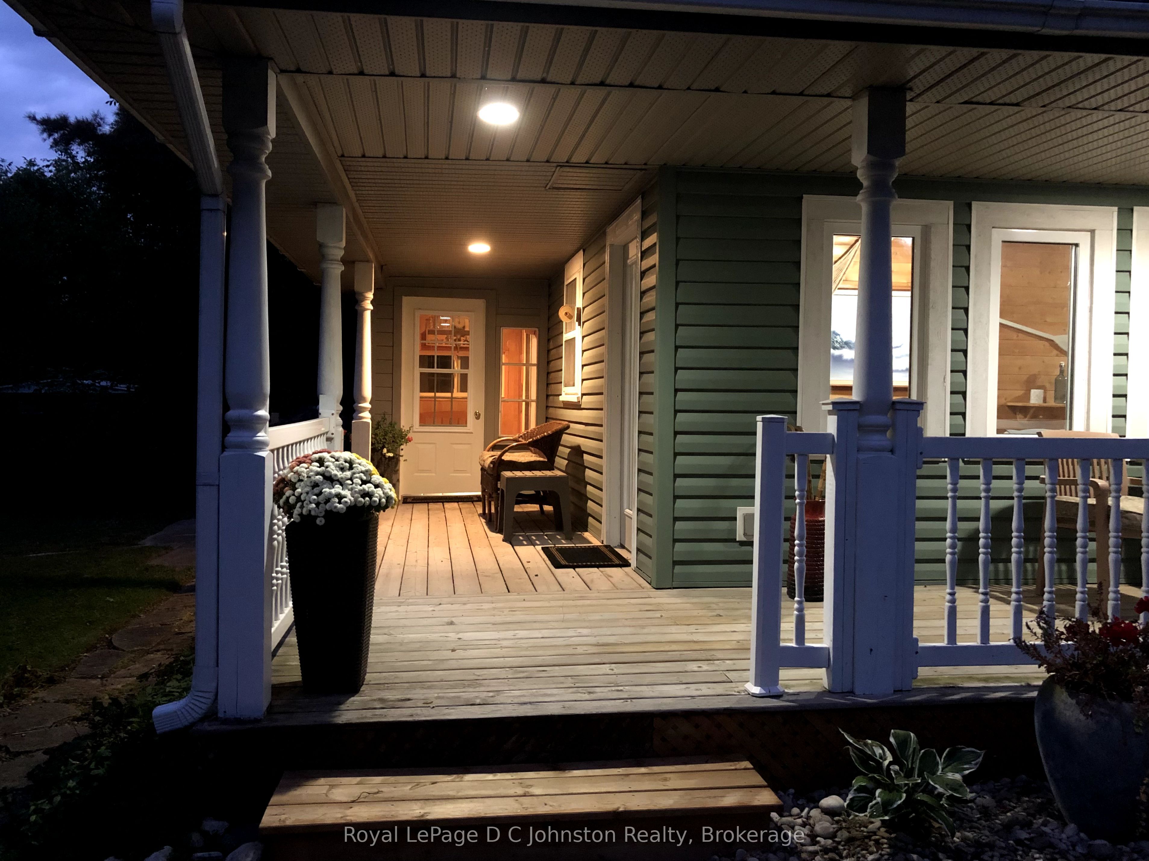 62 Grey Street N Property Photo 2