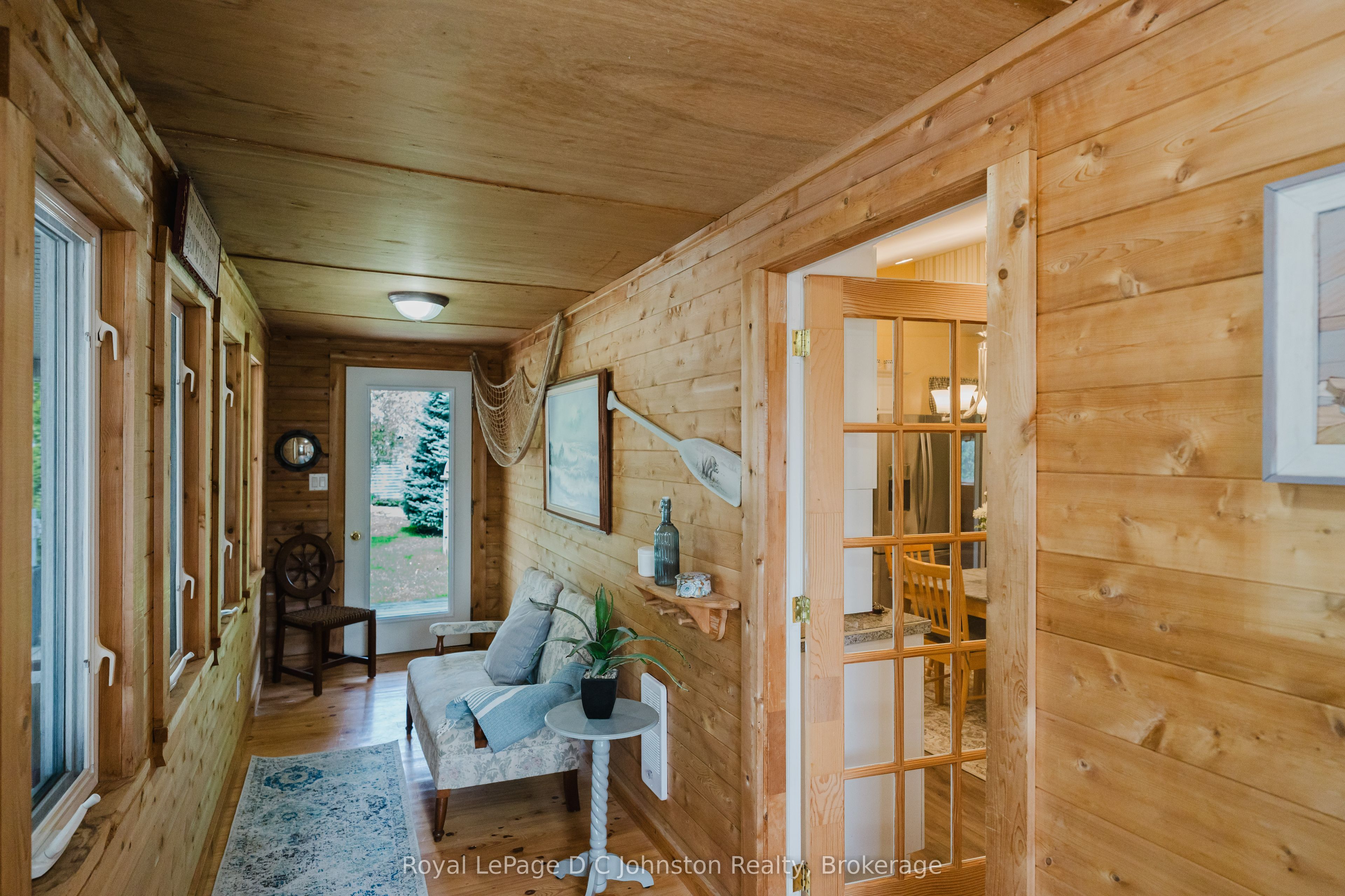 62 Grey Street N Property Photo 5