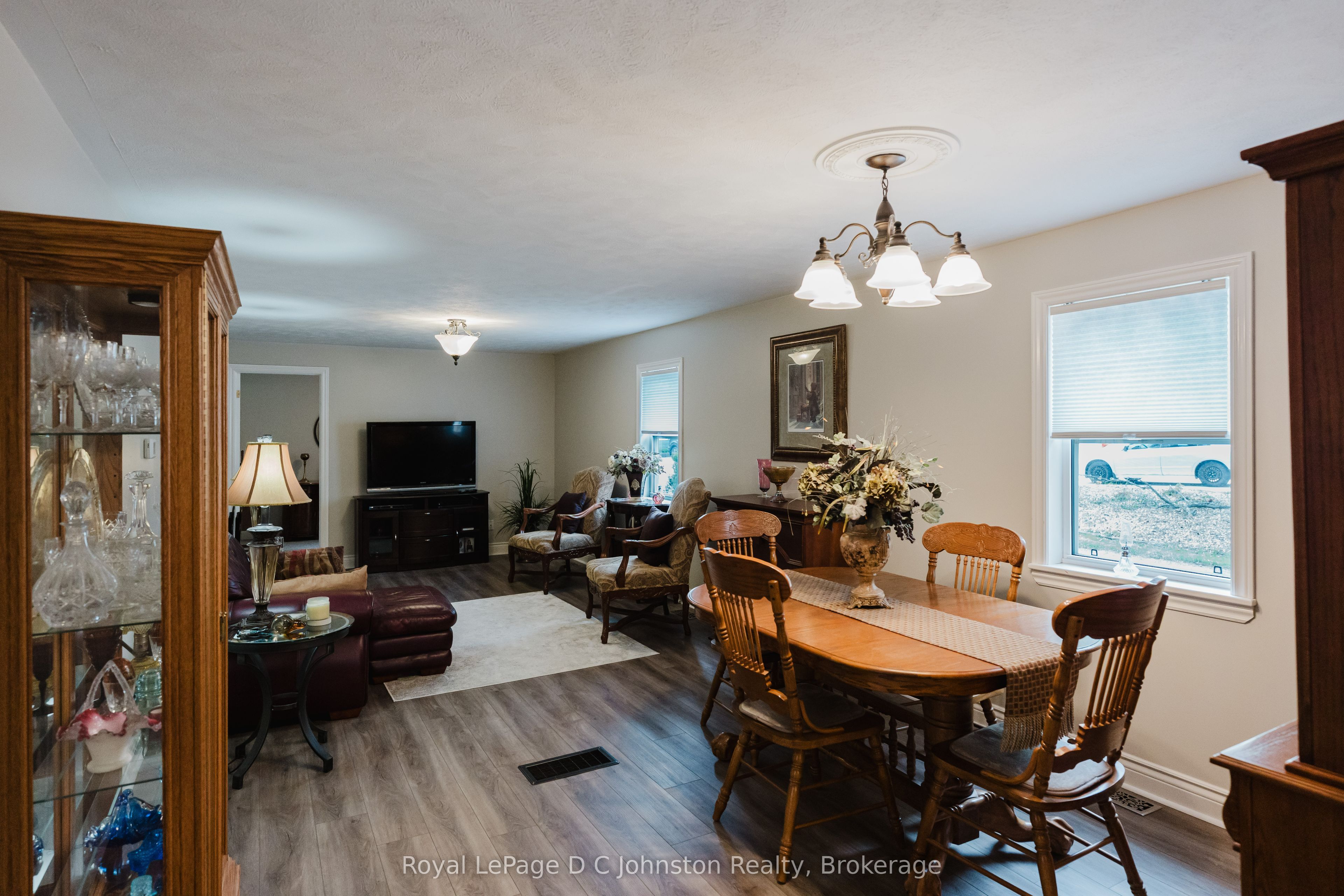 62 Grey Street N Property Photo 14