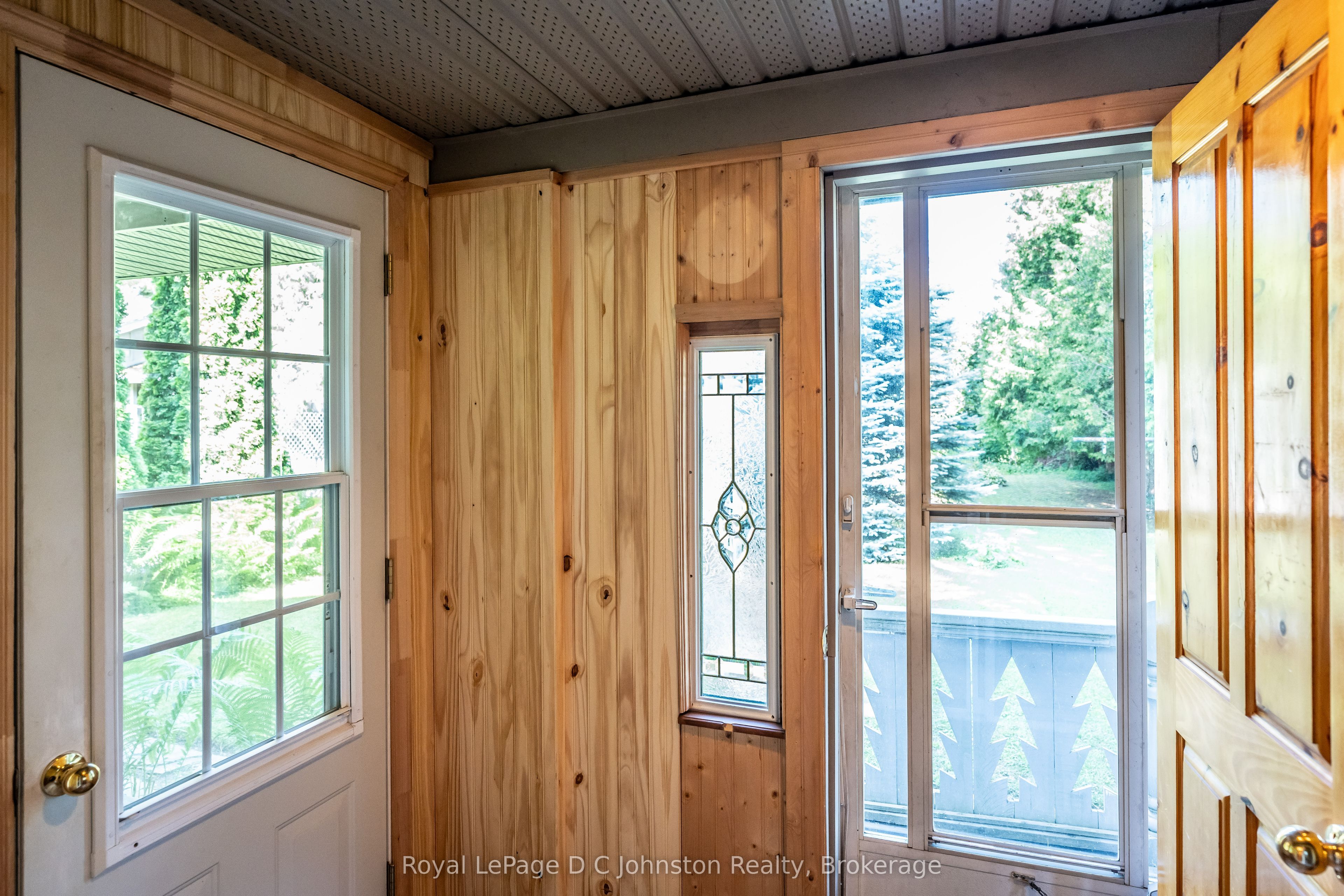 62 Grey Street N Property Photo 16