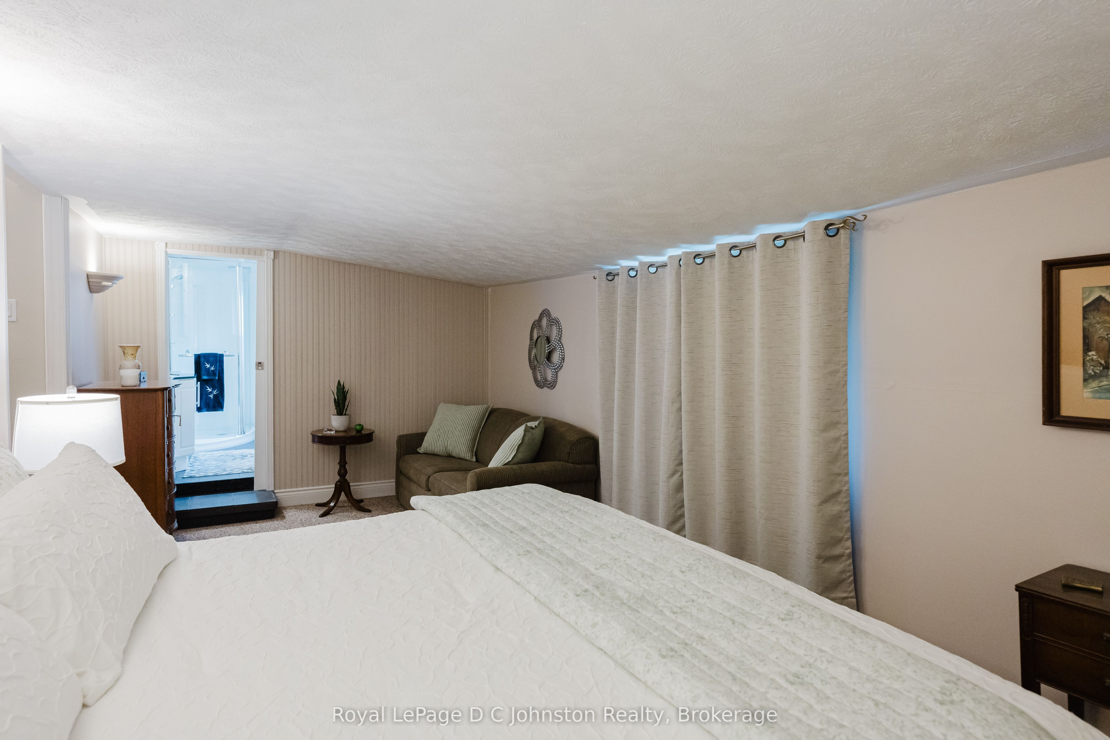 62 Grey Street N Property Photo 34