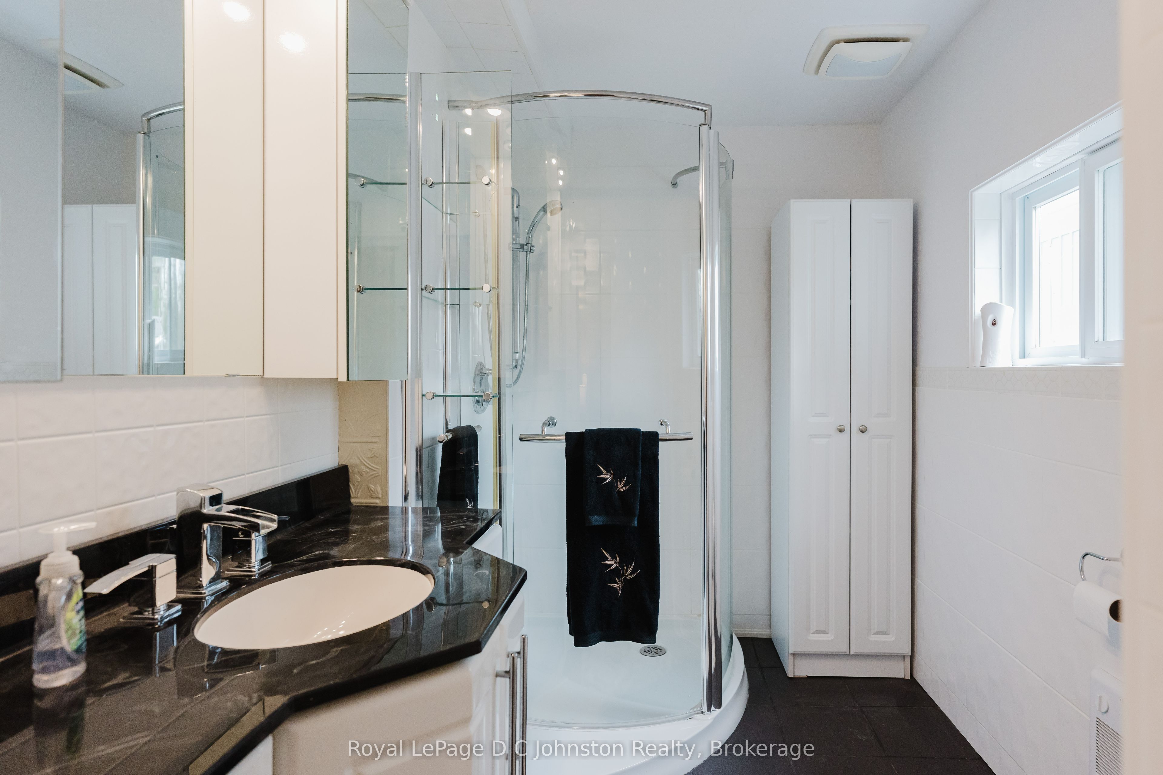 62 Grey Street N Property Photo 36