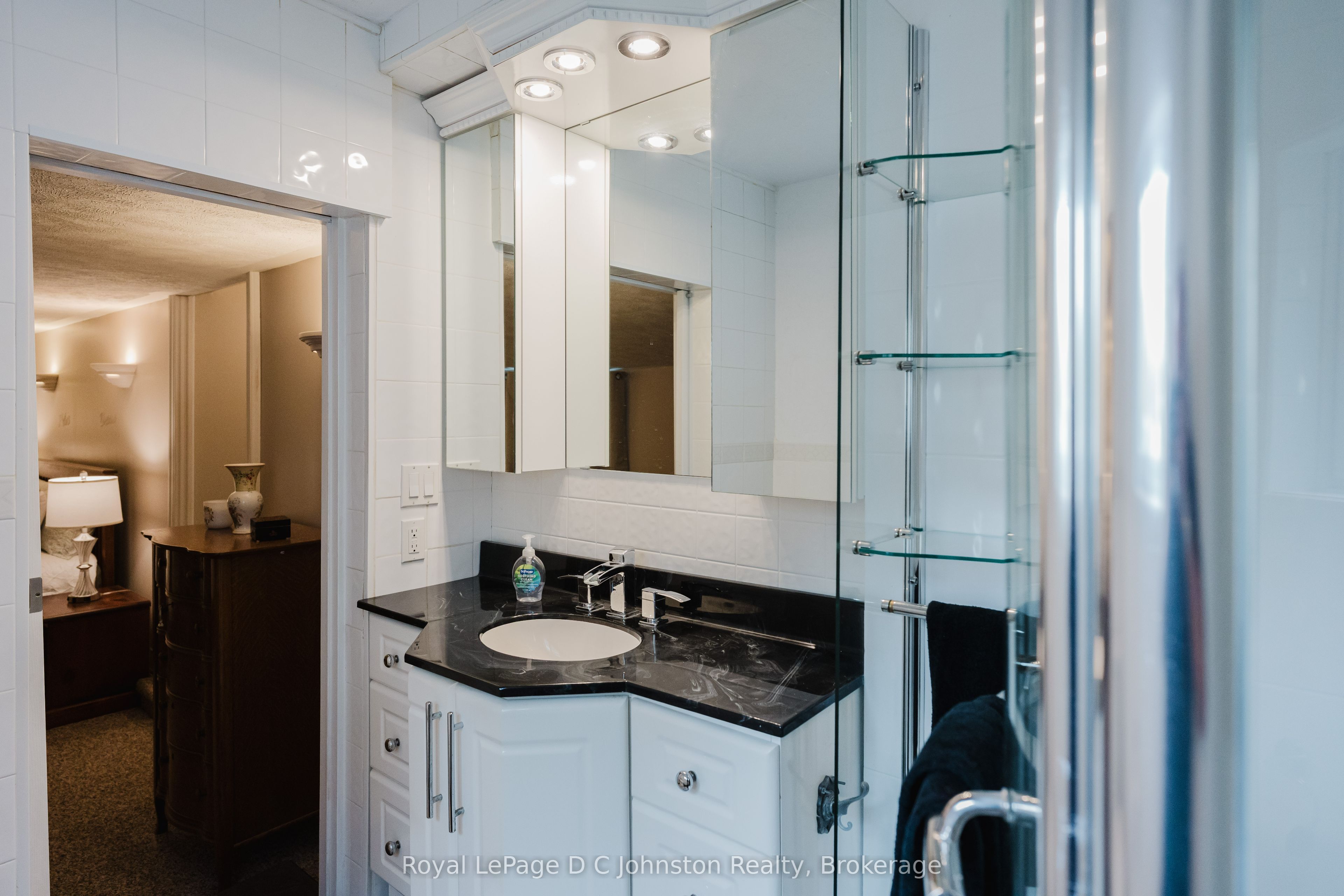 62 Grey Street N Property Photo 37