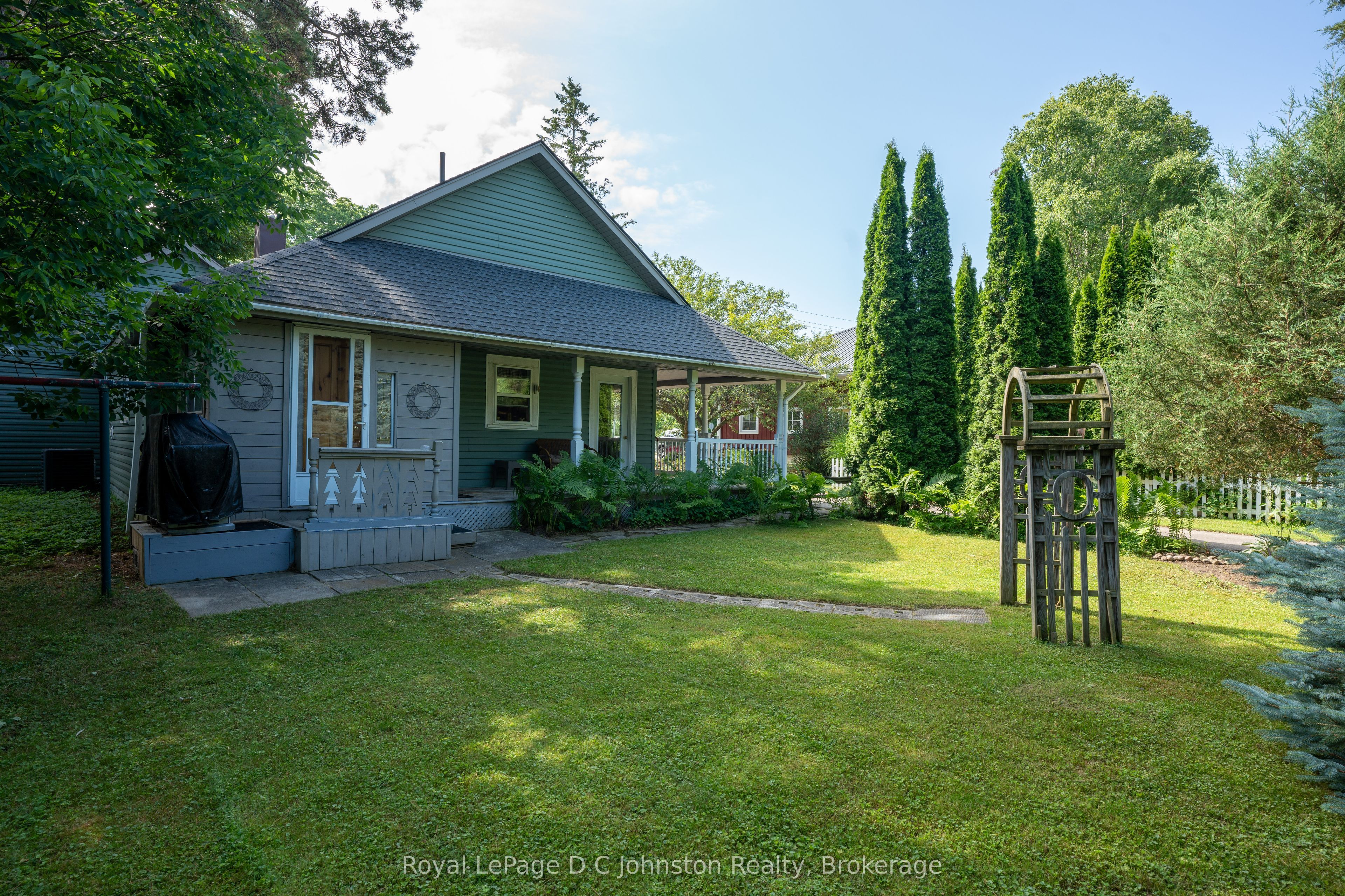 62 Grey Street N Property Photo 40