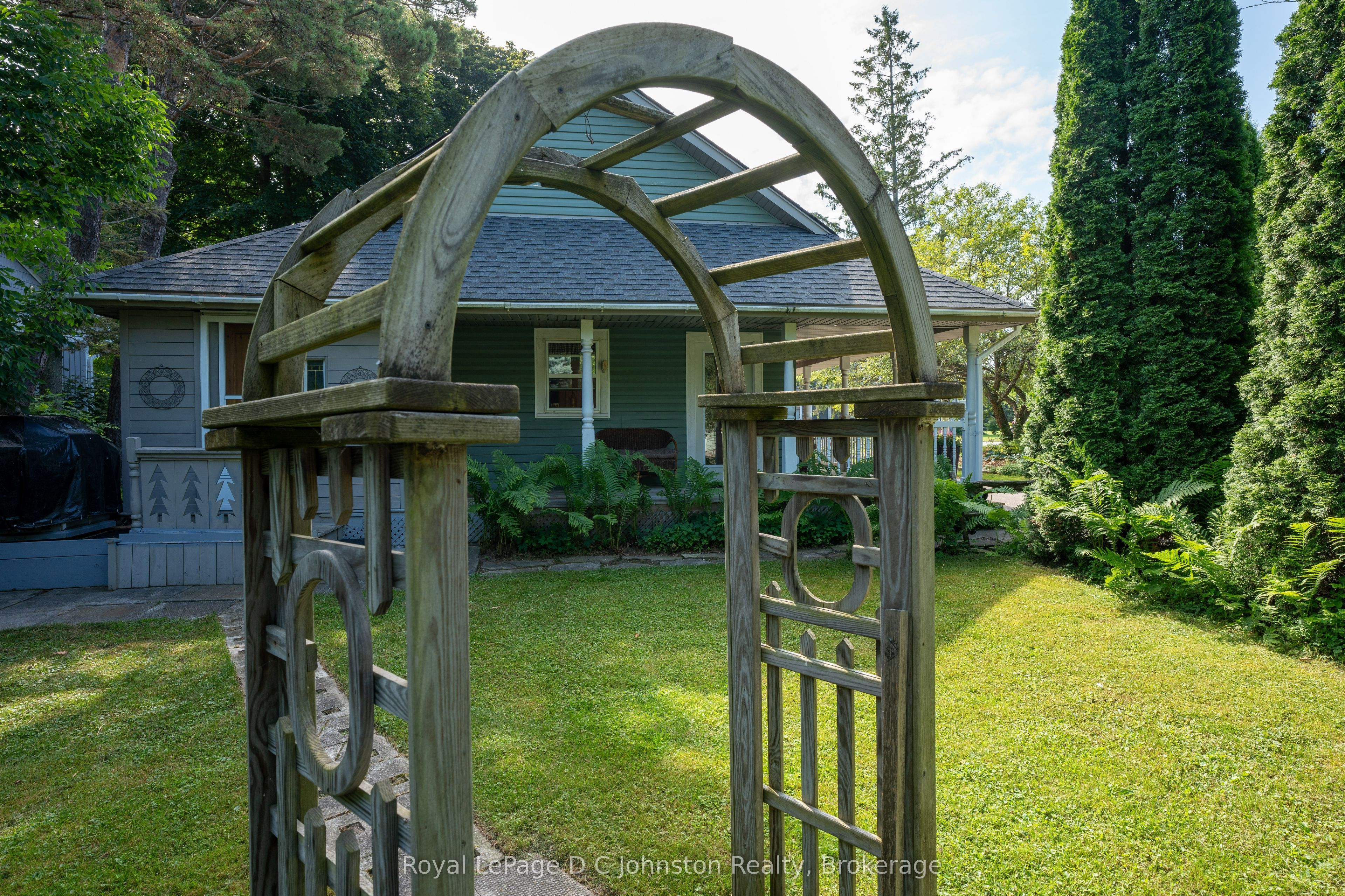 62 Grey Street N Property Photo 41