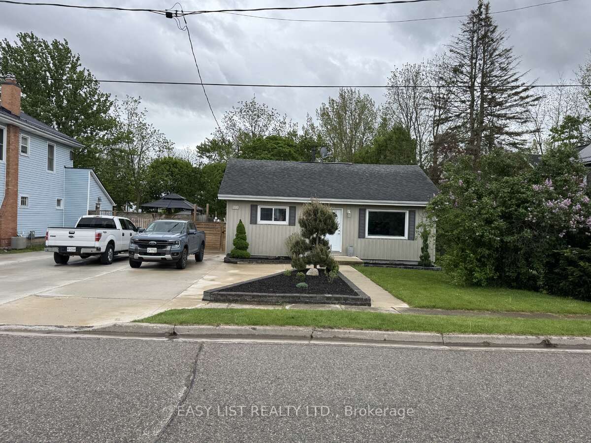 210 Shackleton Property Photo 1