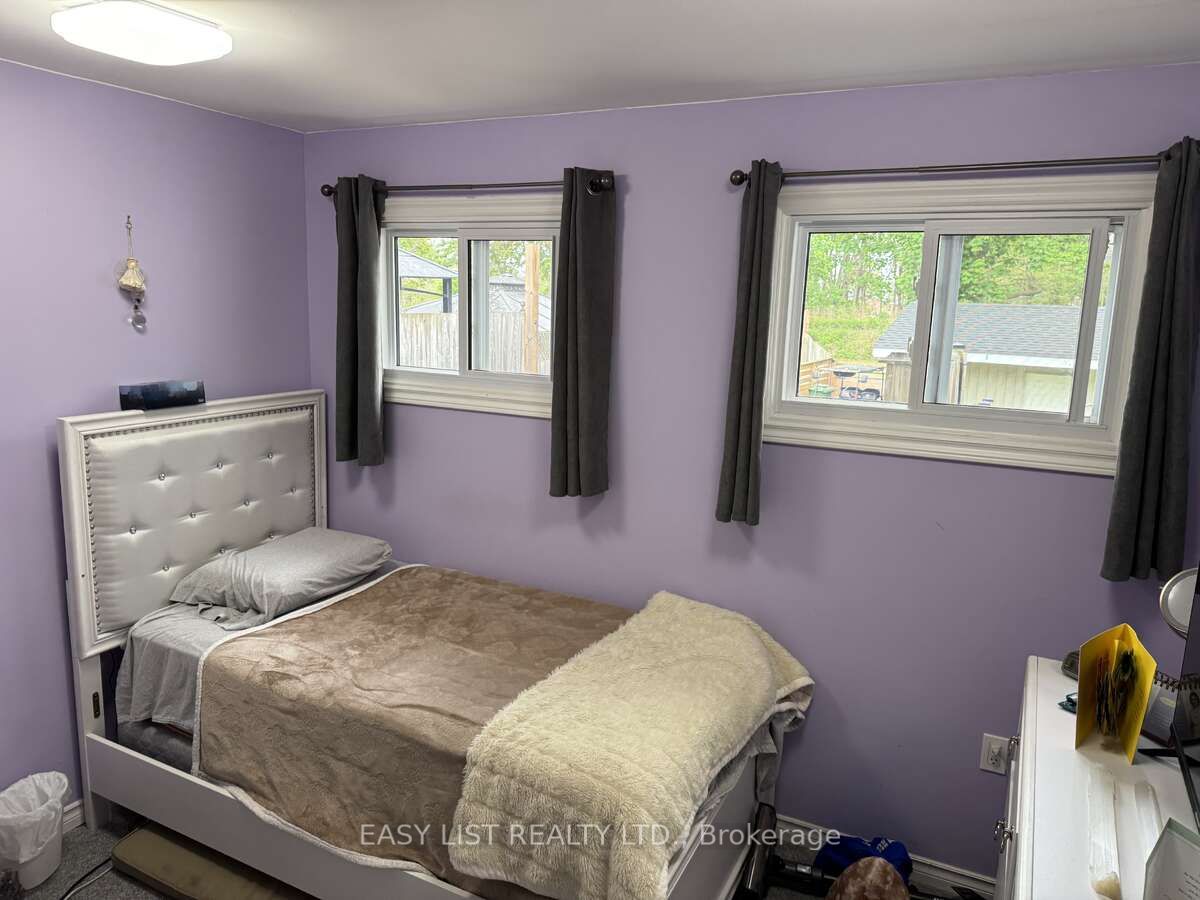 210 Shackleton Street Property Photo 7