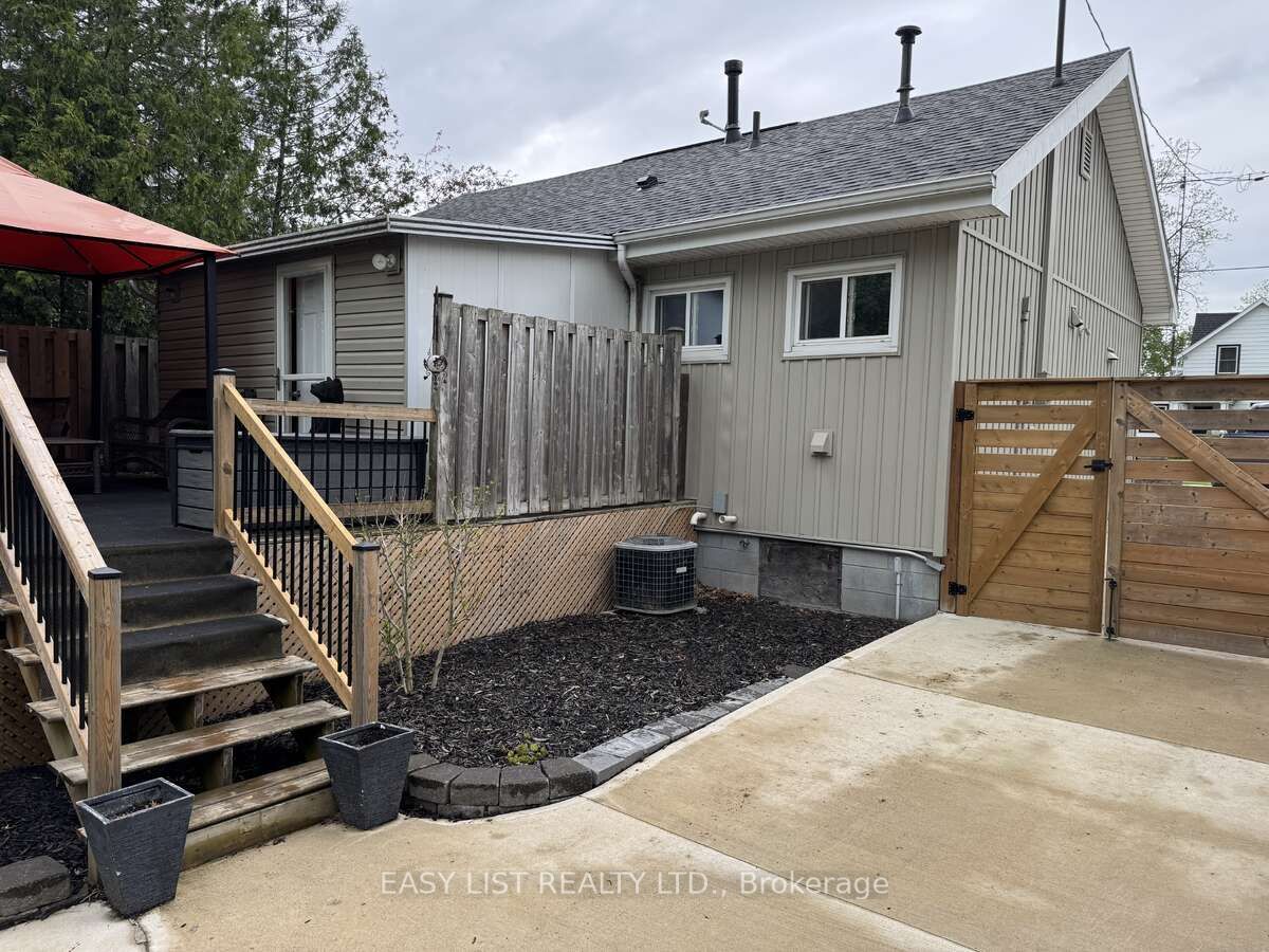 210 Shackleton Street Property Photo 20