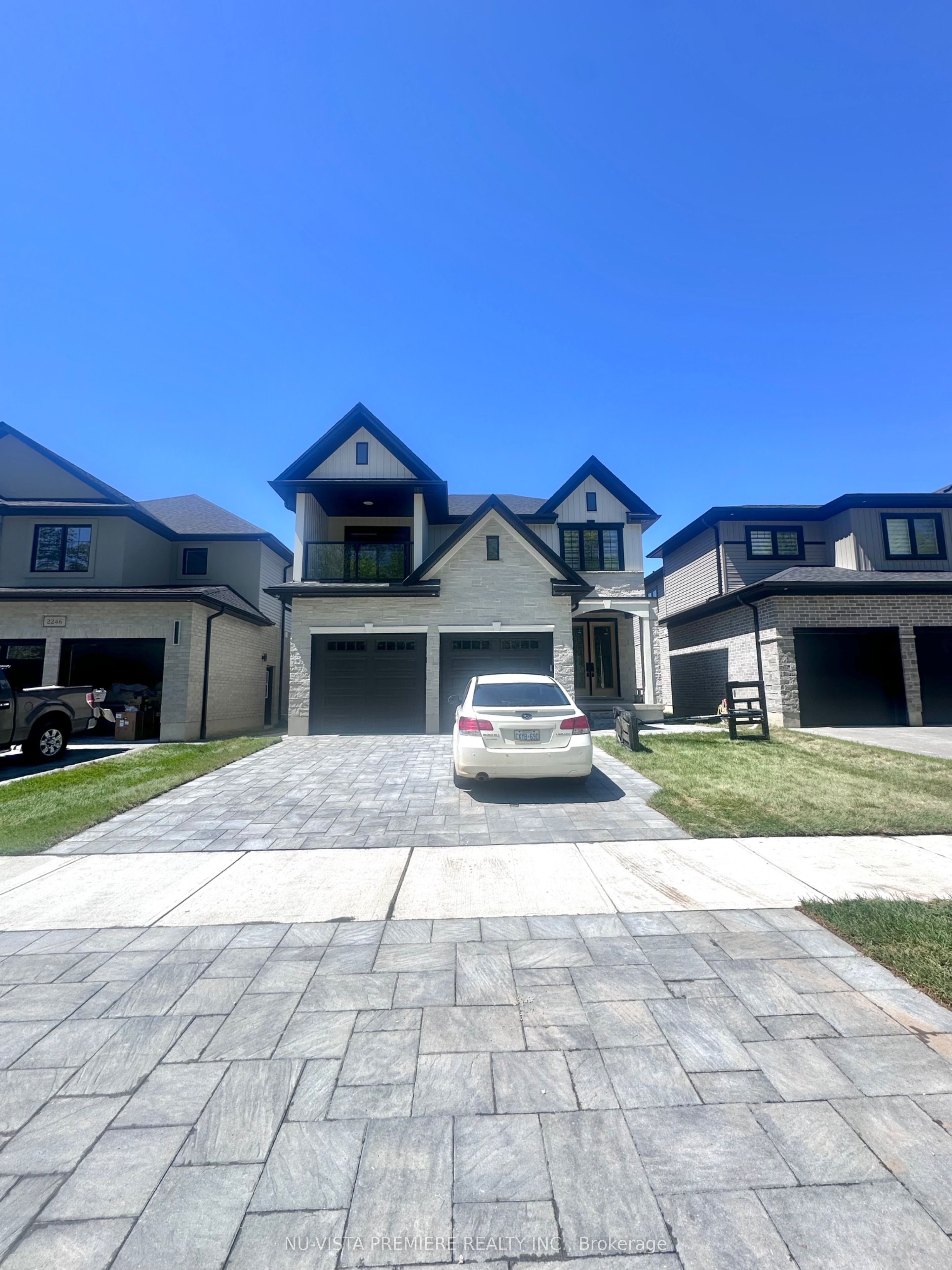#lower - 2250 Saddlerock Avenue Property Photo