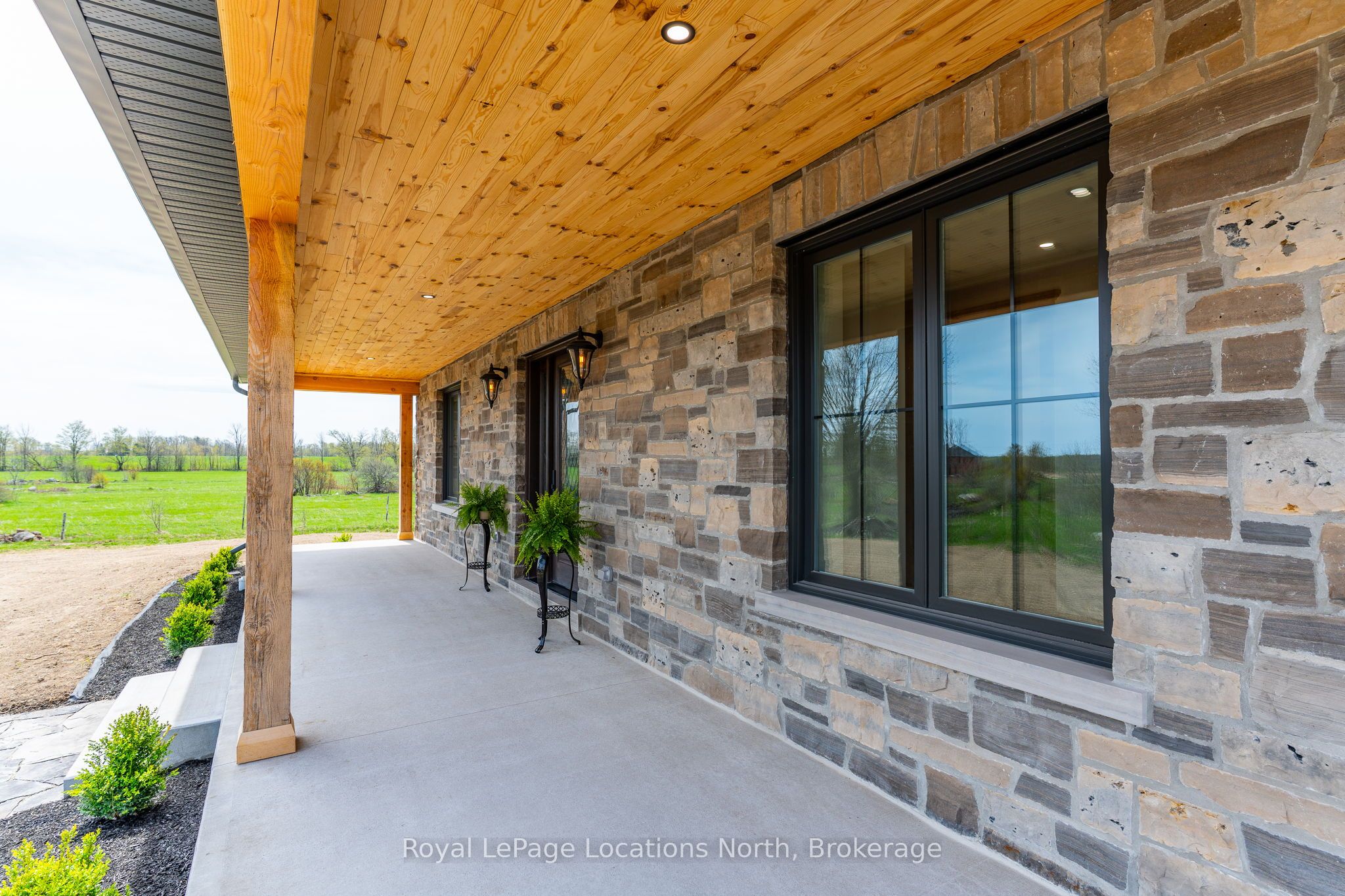 1037 Purple Valley Road Property Photo 5