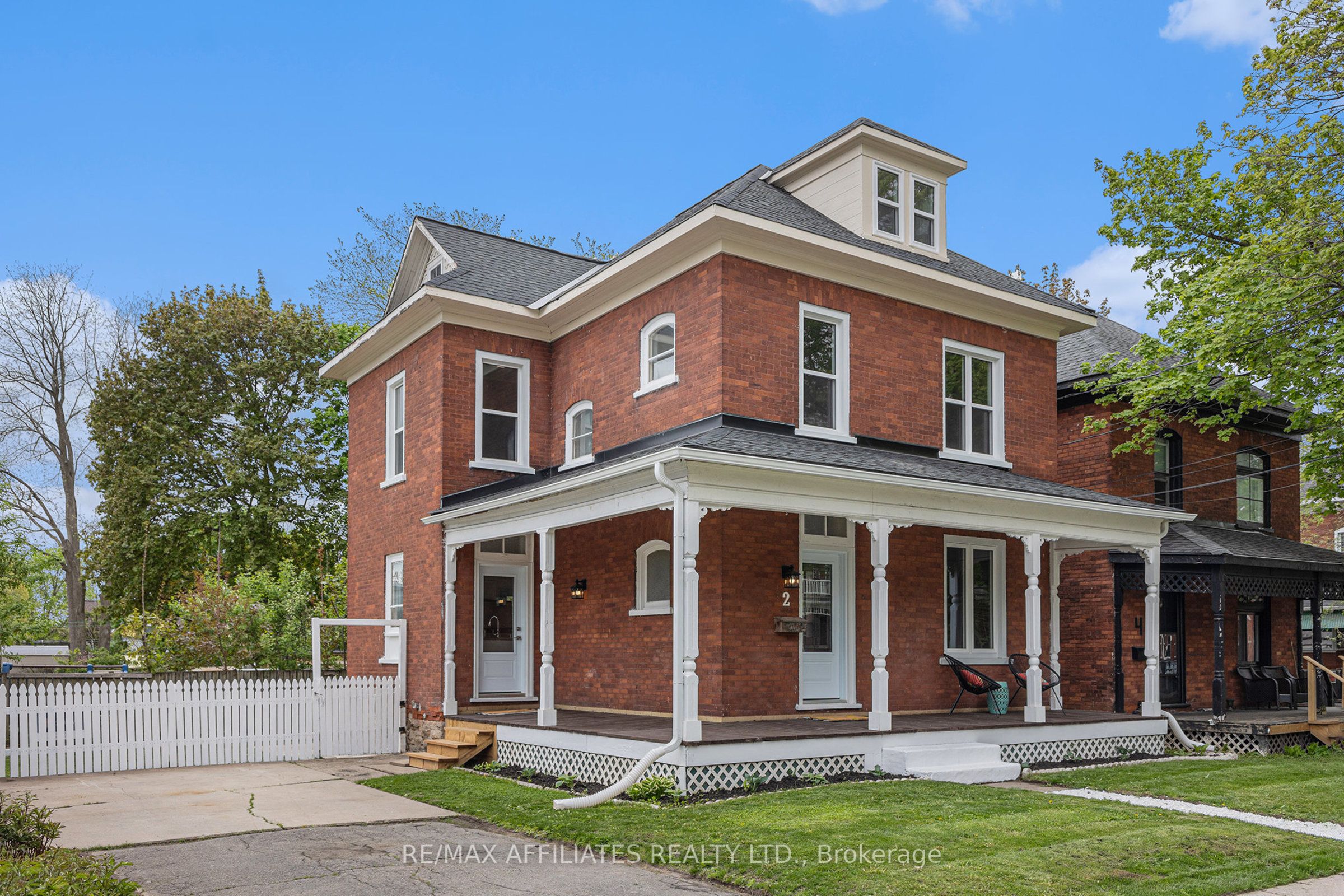2 Maitland Street Property Photo 1