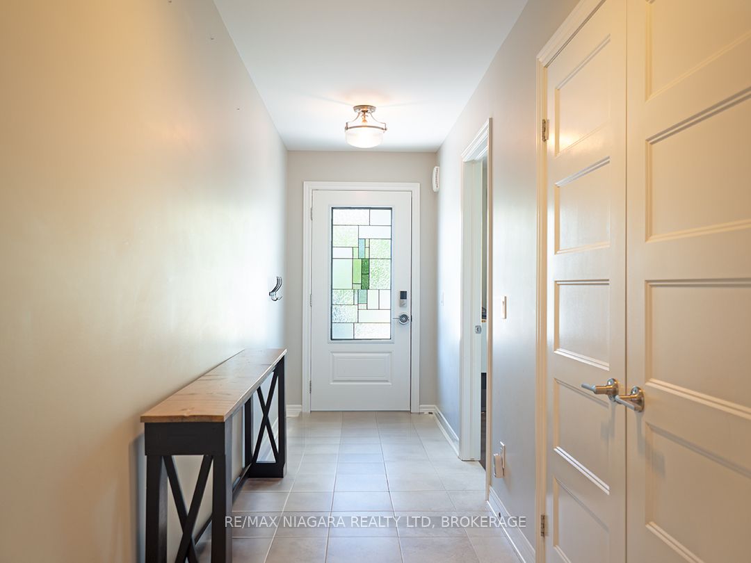 10 Eastman Gateway N/a Property Photo 7