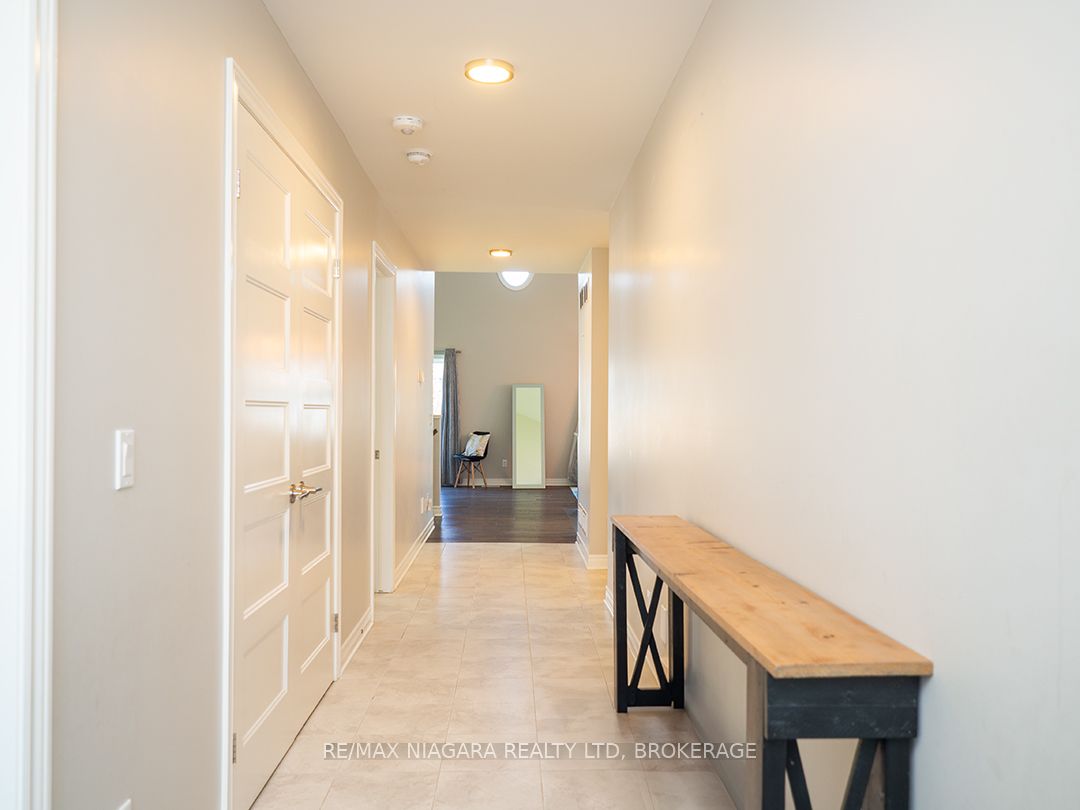 10 Eastman Gateway N/a Property Photo 8