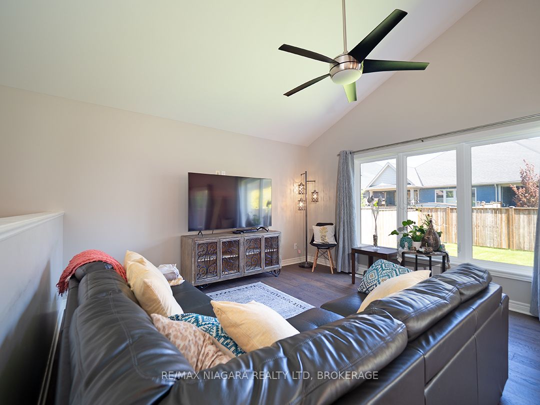 10 Eastman Gateway N/a Property Photo 14