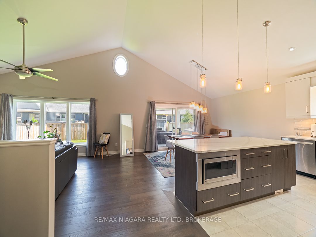 10 Eastman Gateway N/a Property Photo 15