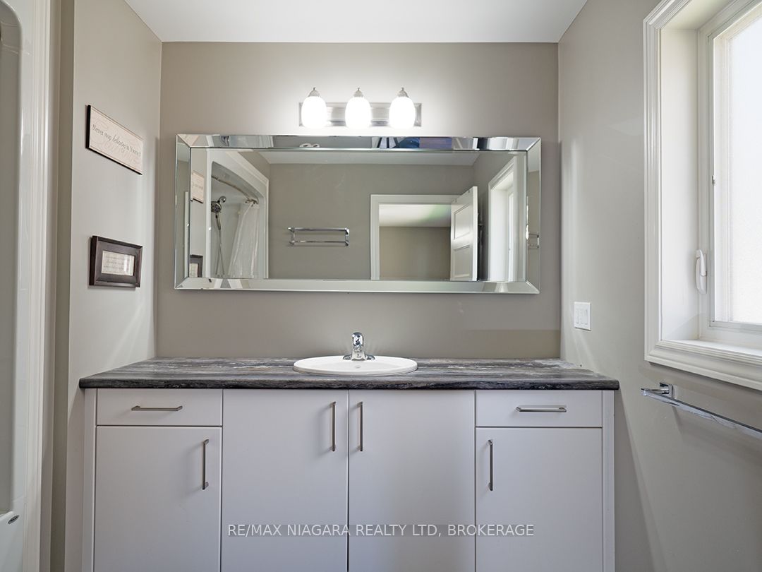 10 Eastman Gateway N/a Property Photo 20