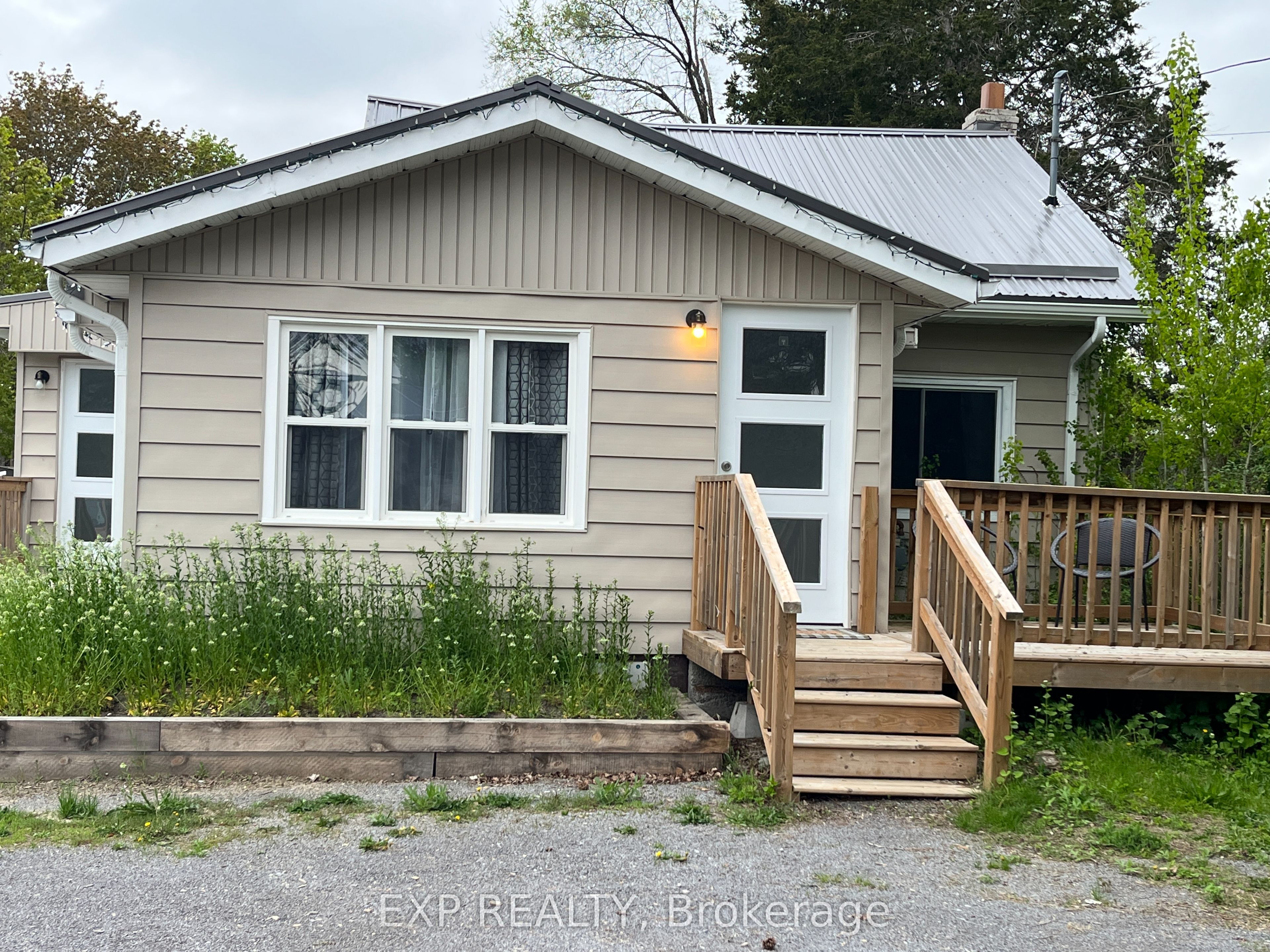 22166 Loyalist Pkwy Property Photo 1