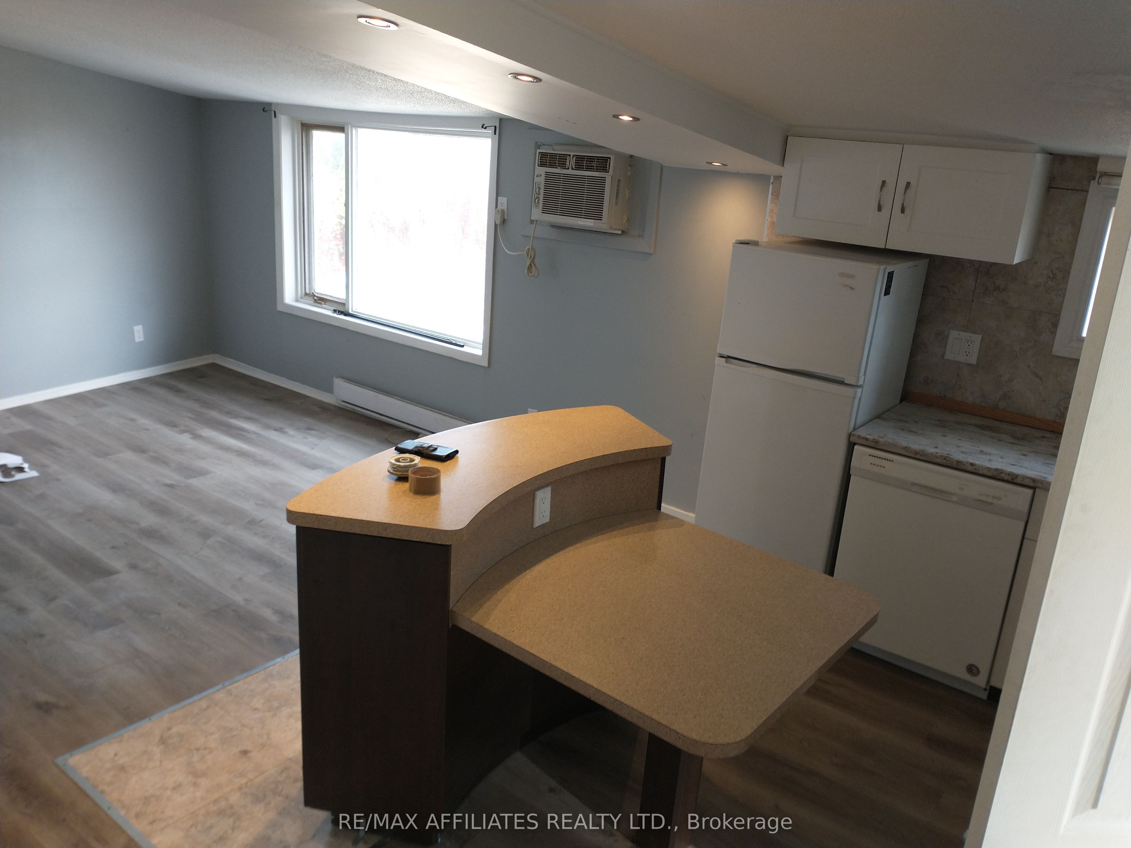 71 Mcgonigal Street W Property Photo 3