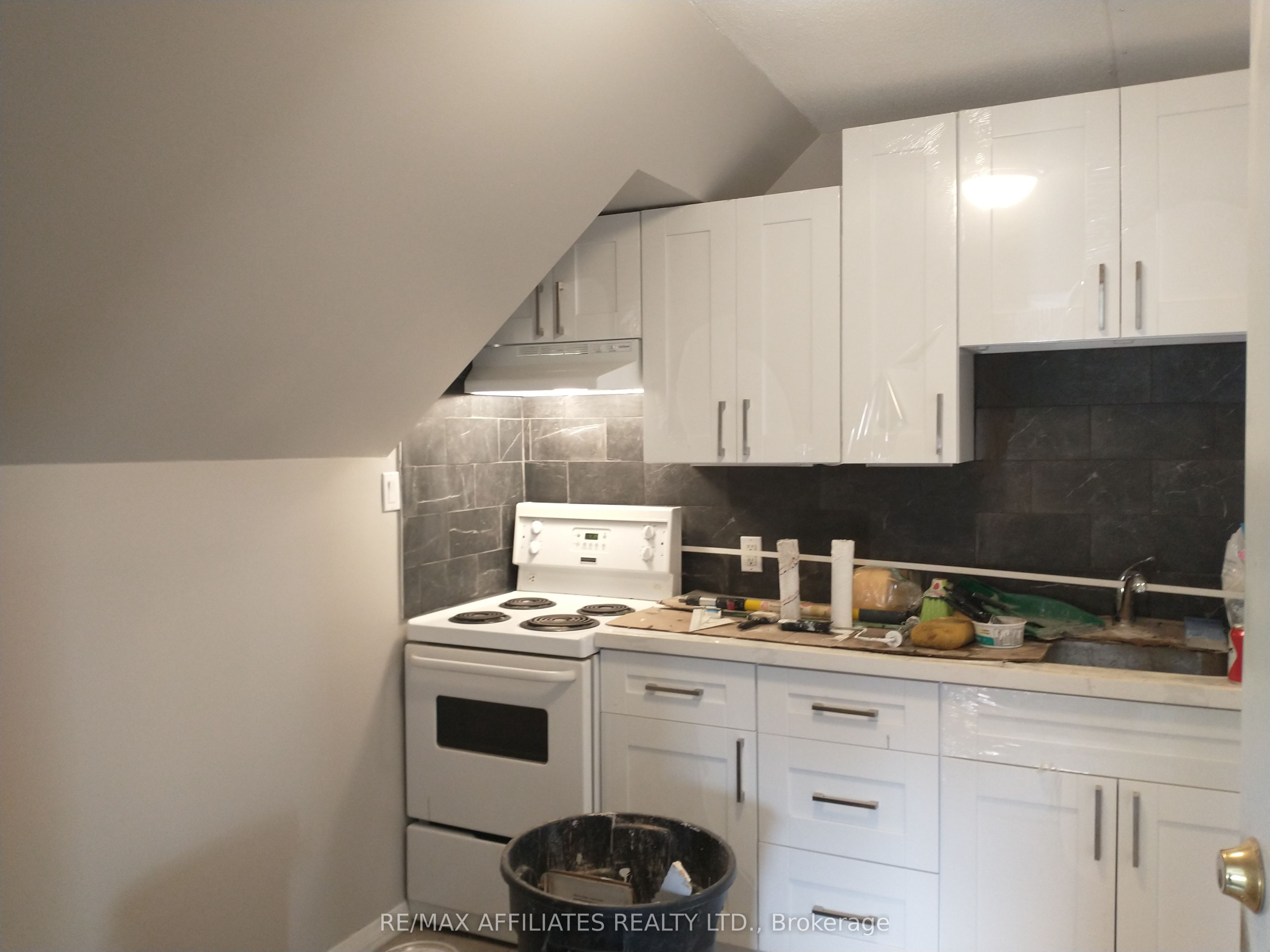 71 Mcgonigal Street W Property Photo 6