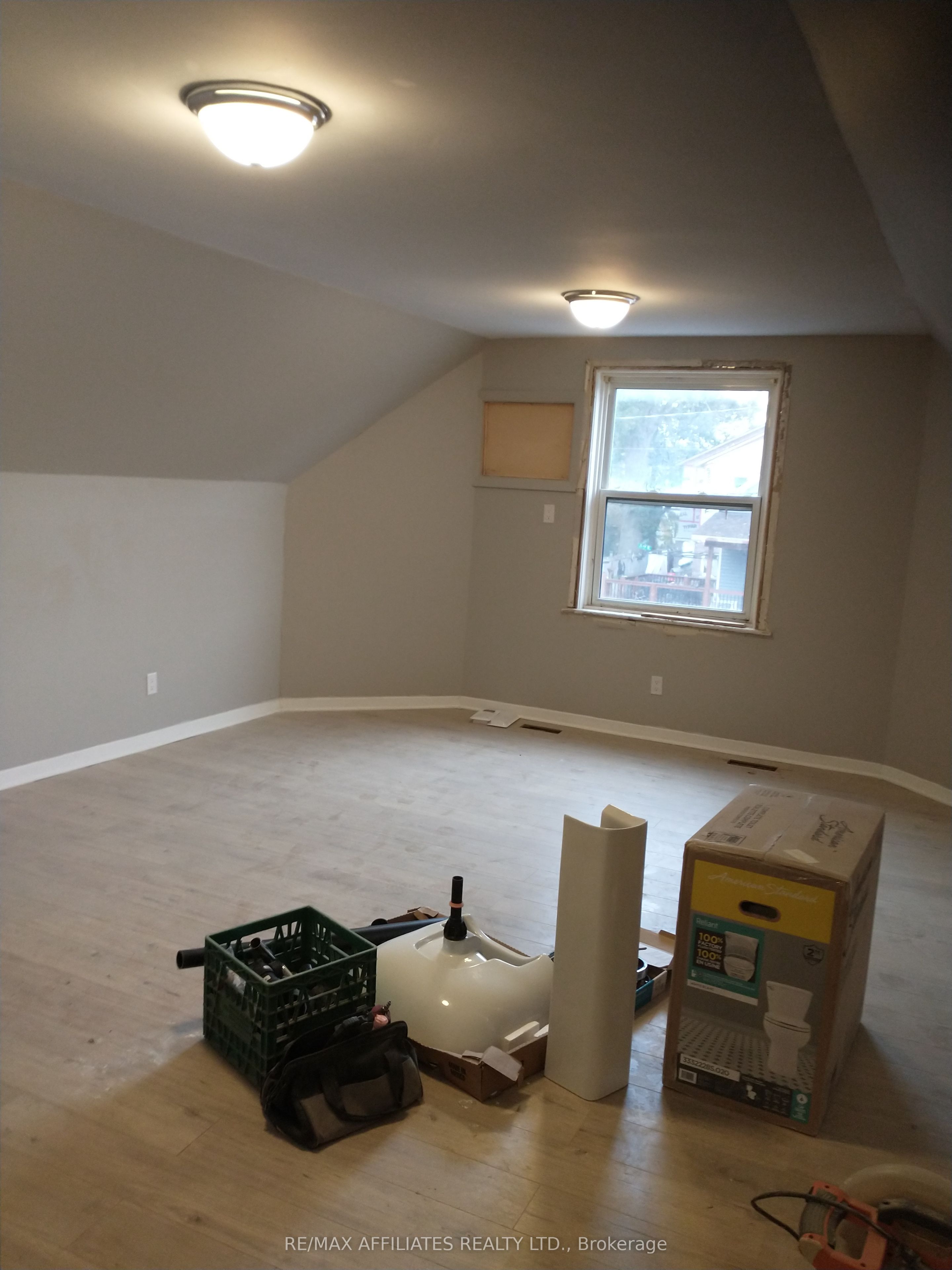 71 Mcgonigal Street W Property Photo 7