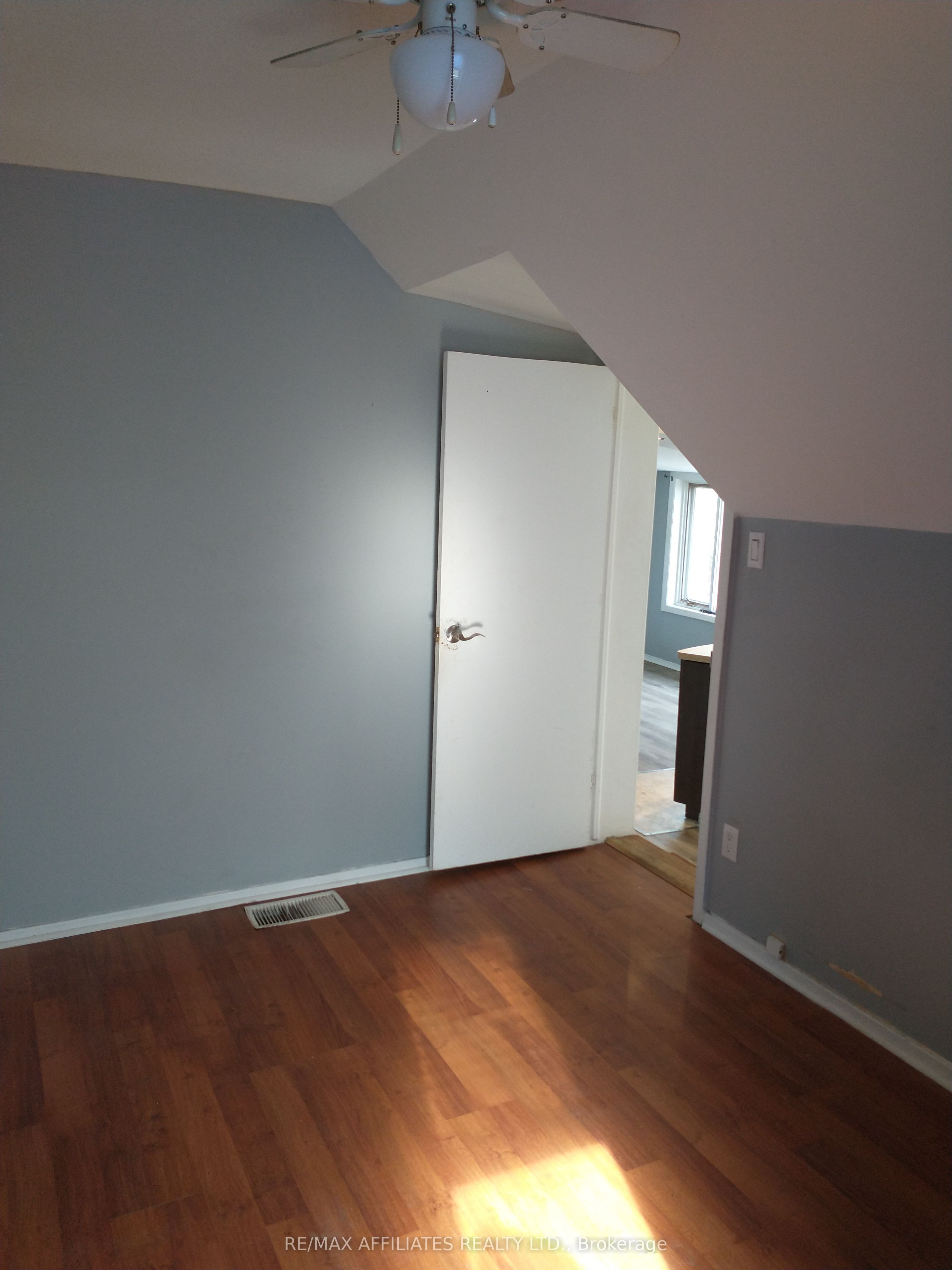 71 Mcgonigal Street W Property Photo 9