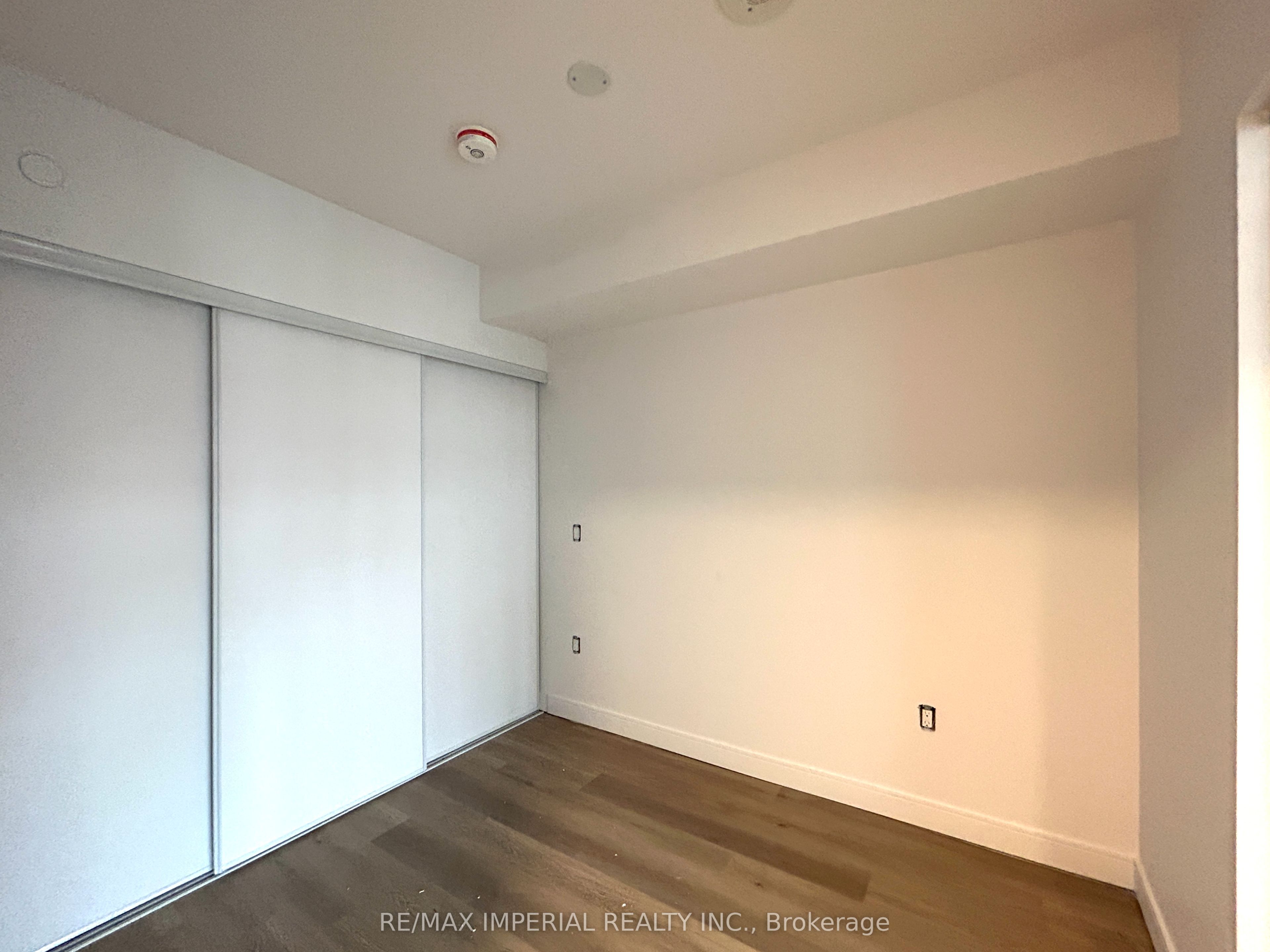 1 Jarvis Street 906 Property Photo 5