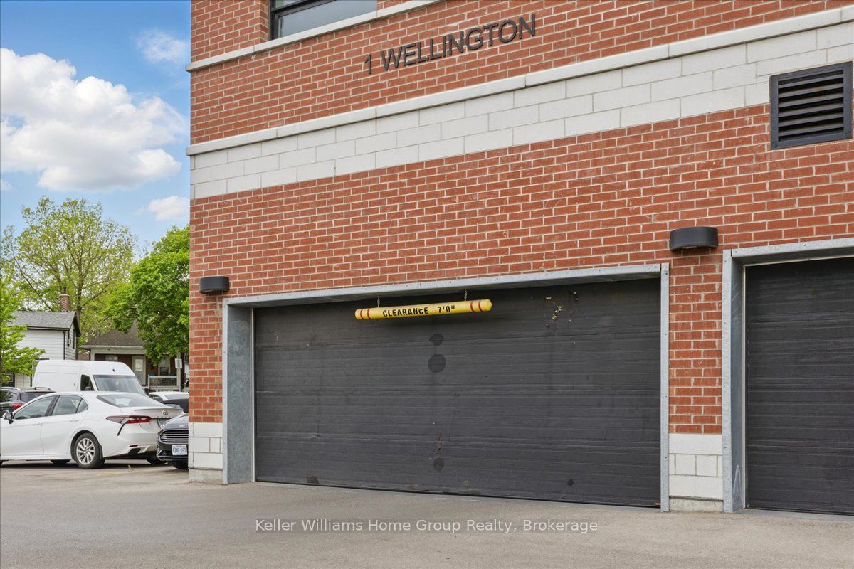1 Wellington Street 415 Property Photo 22
