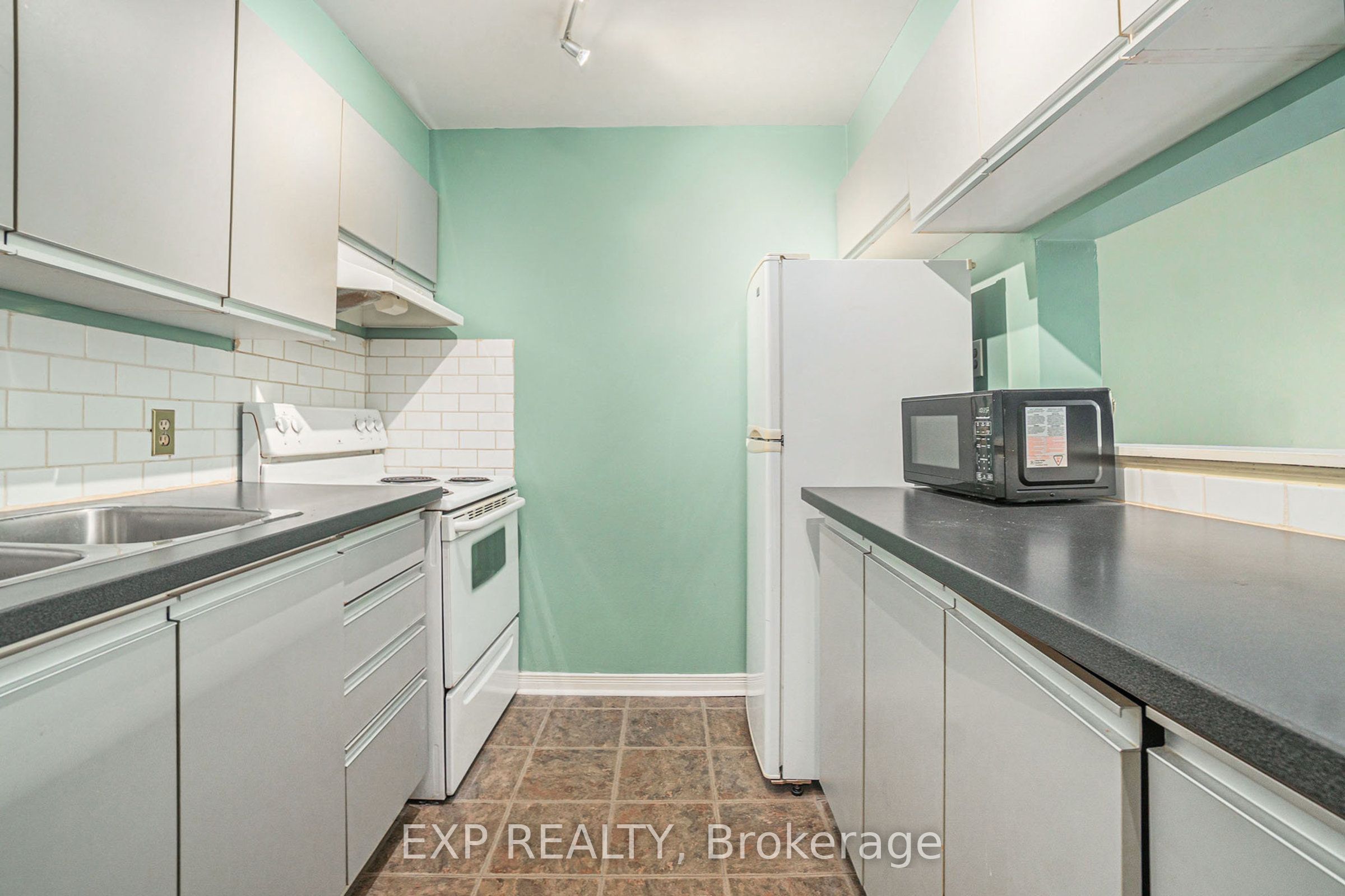 280 Brittany Drive 210 Property Photo 8
