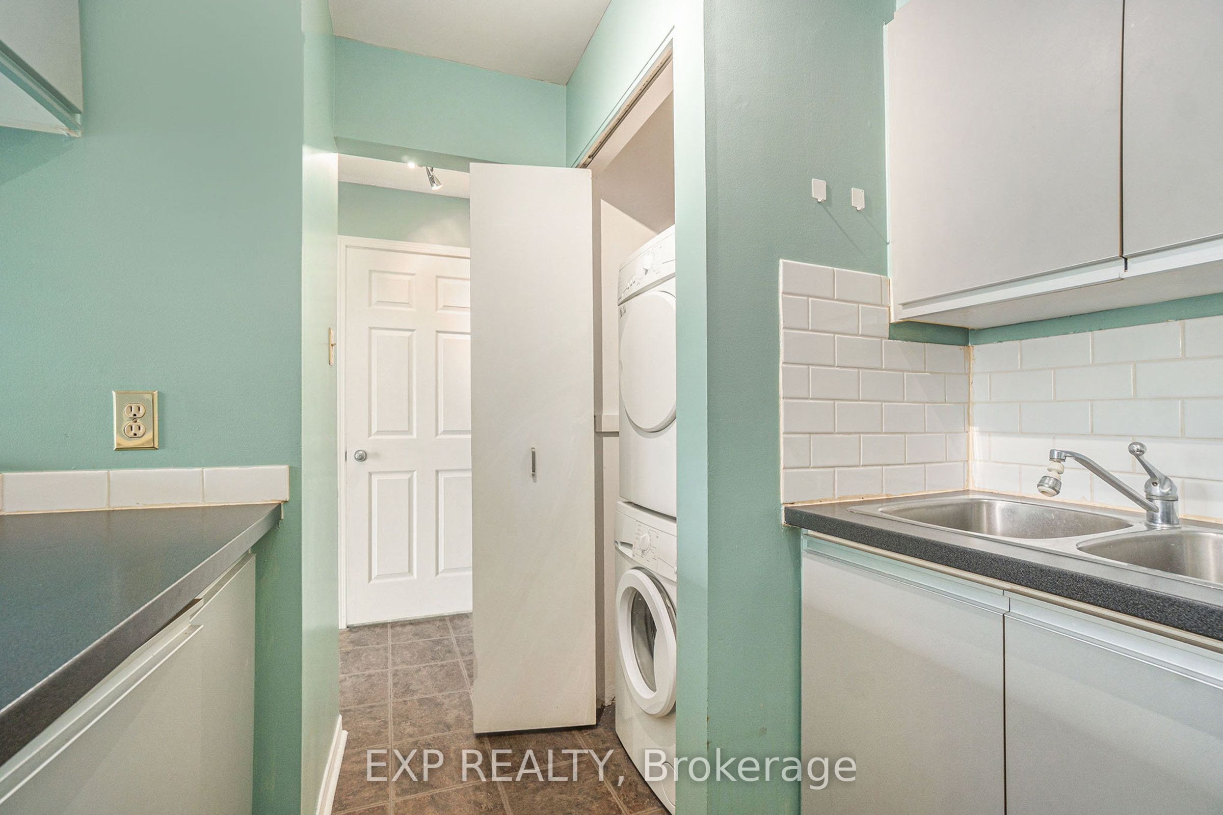 280 Brittany Drive 210 Property Photo 10